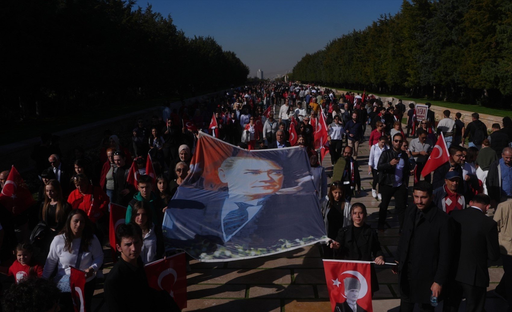 Binler Anıtkabir'e aktı: 29 Ekim'de kaç kişi ziyaret etti?