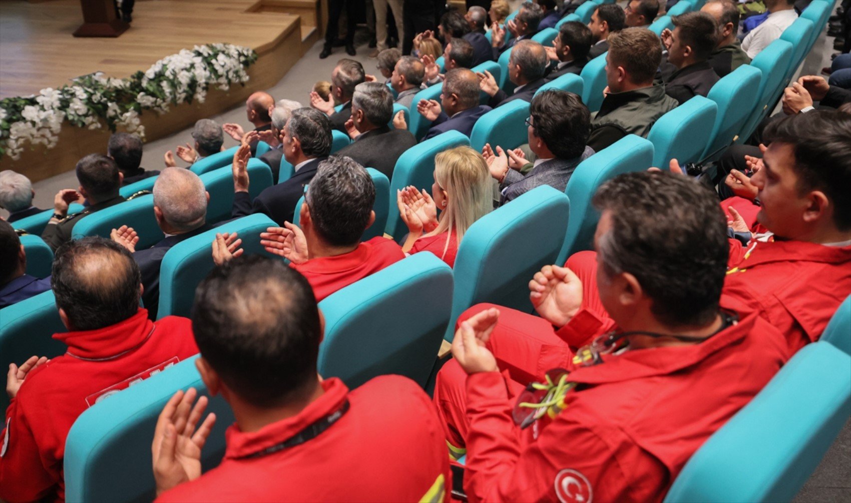 İzmir depreminde hayatını kaybedenler anıldı