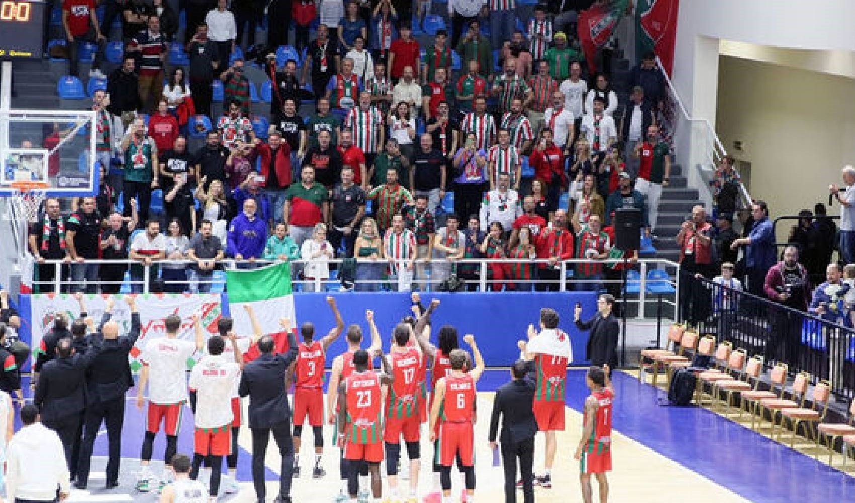 Karşıyaka Erkek Basketbol Takımı'nın kafilesinin bindiği uçakta arıza!