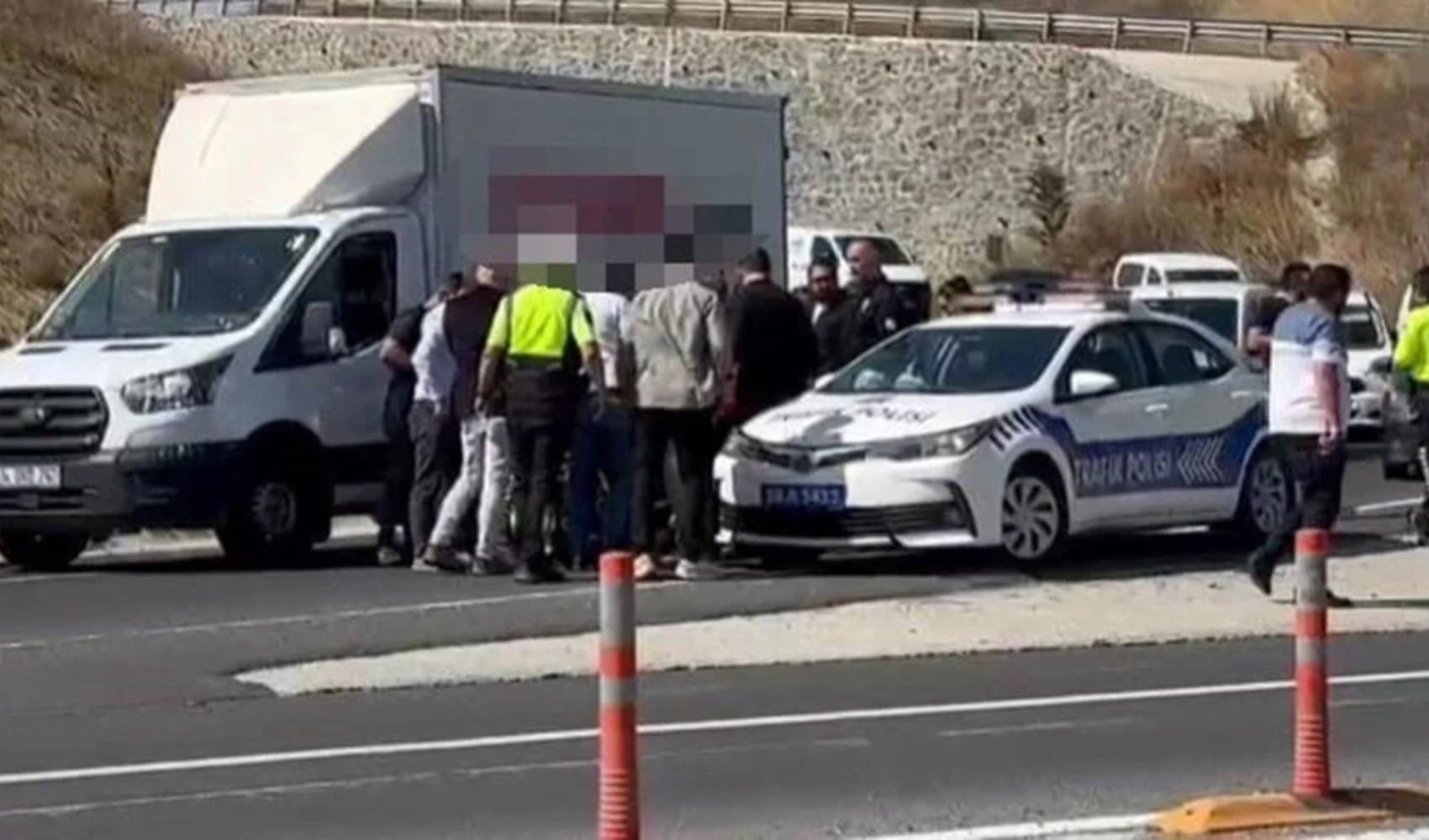Terrore a Tekirdağ per un amore non corrisposto: 1 morto e 4 feriti, tra cui un poliziotto