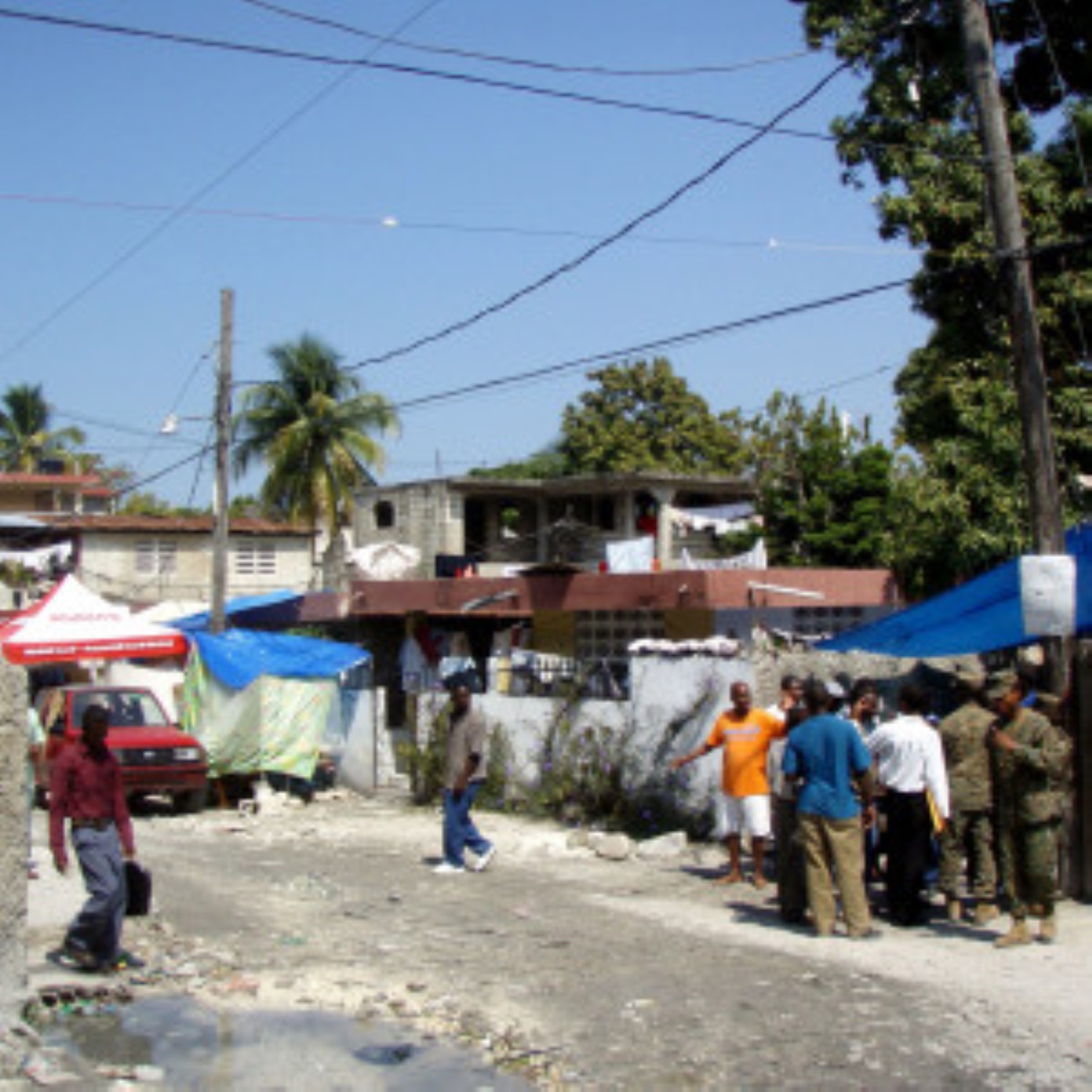 Haiti'de çeteler, sokakları ateşe verdi: Çete baskınında 'katliam'