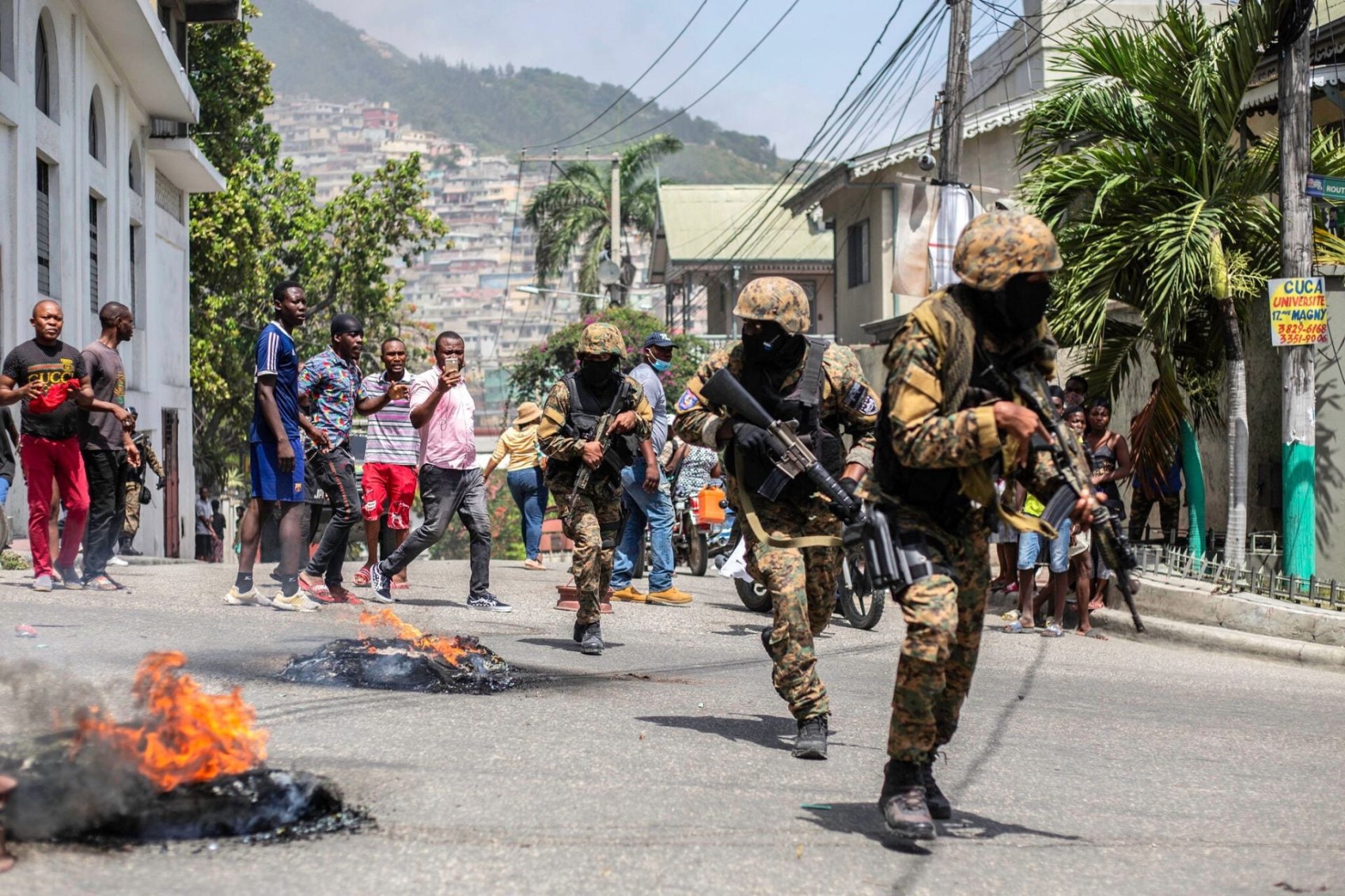 Haiti'de çeteler, sokakları ateşe verdi: Çete baskınında 'katliam'