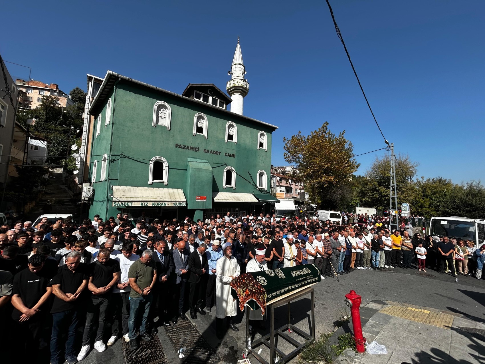 Fatih'te çifte cinayet! Katledilen İkbal ve Ayşenur son yolculuklarına uğurlandı