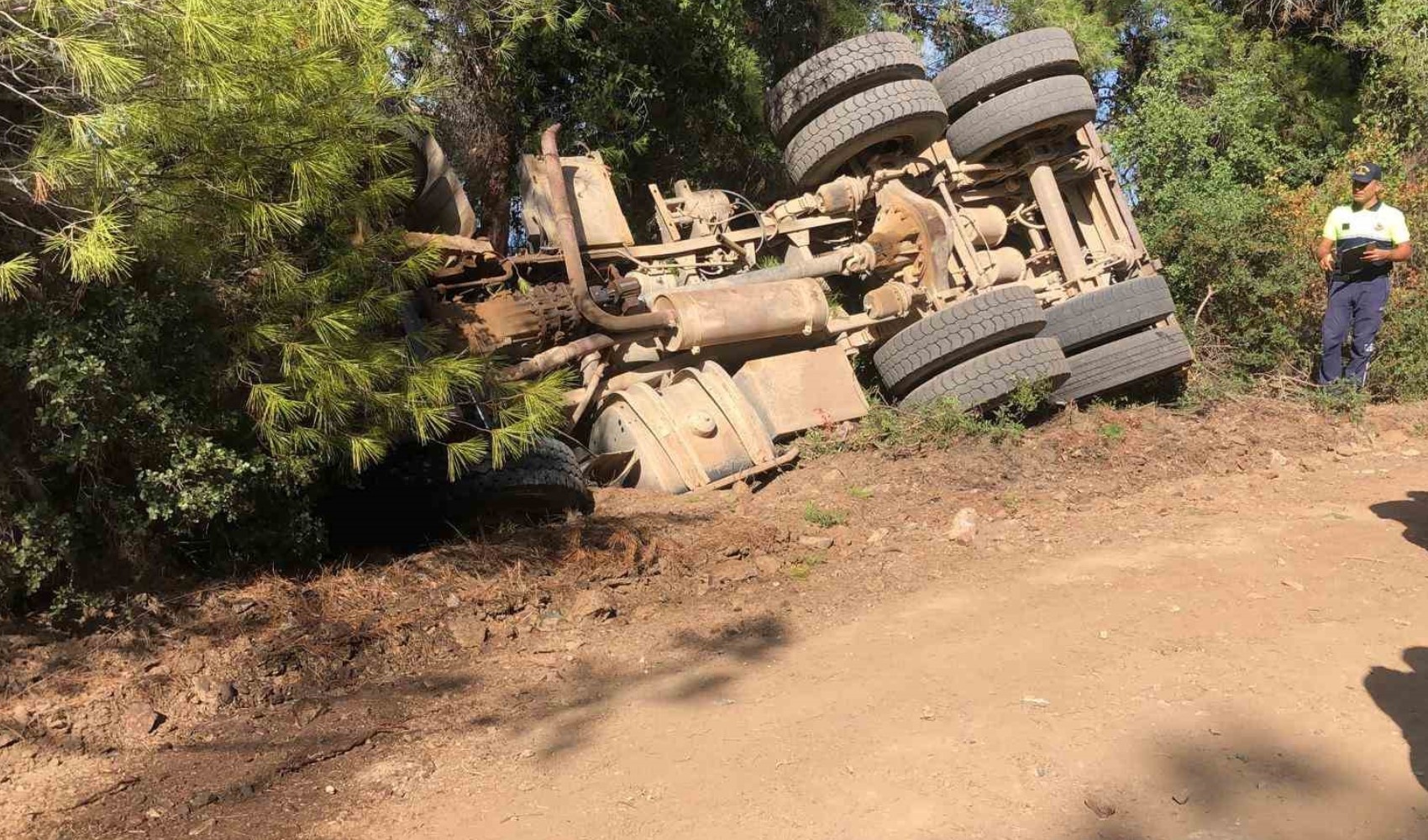 Ekiplere yardım için gönüllü olarak gitti, kazada hayatını kaybetti