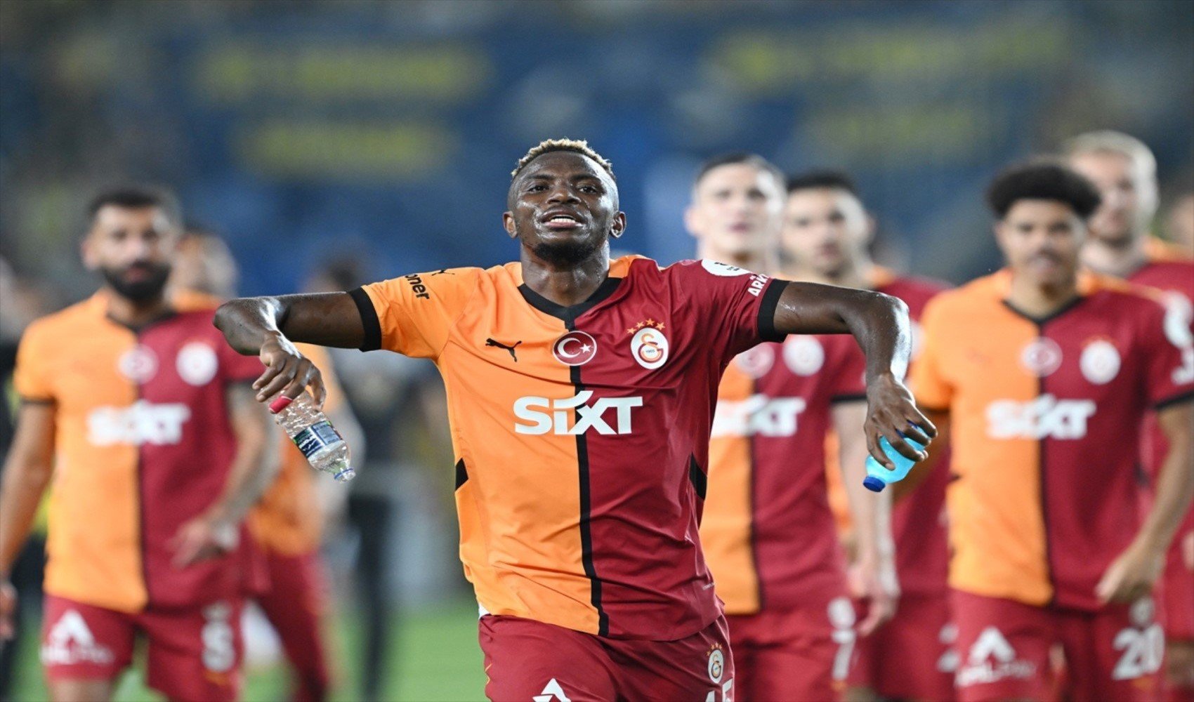 Galatasaraylılara müjde: Osimhen sahalara döneceği tarihi açıkladı