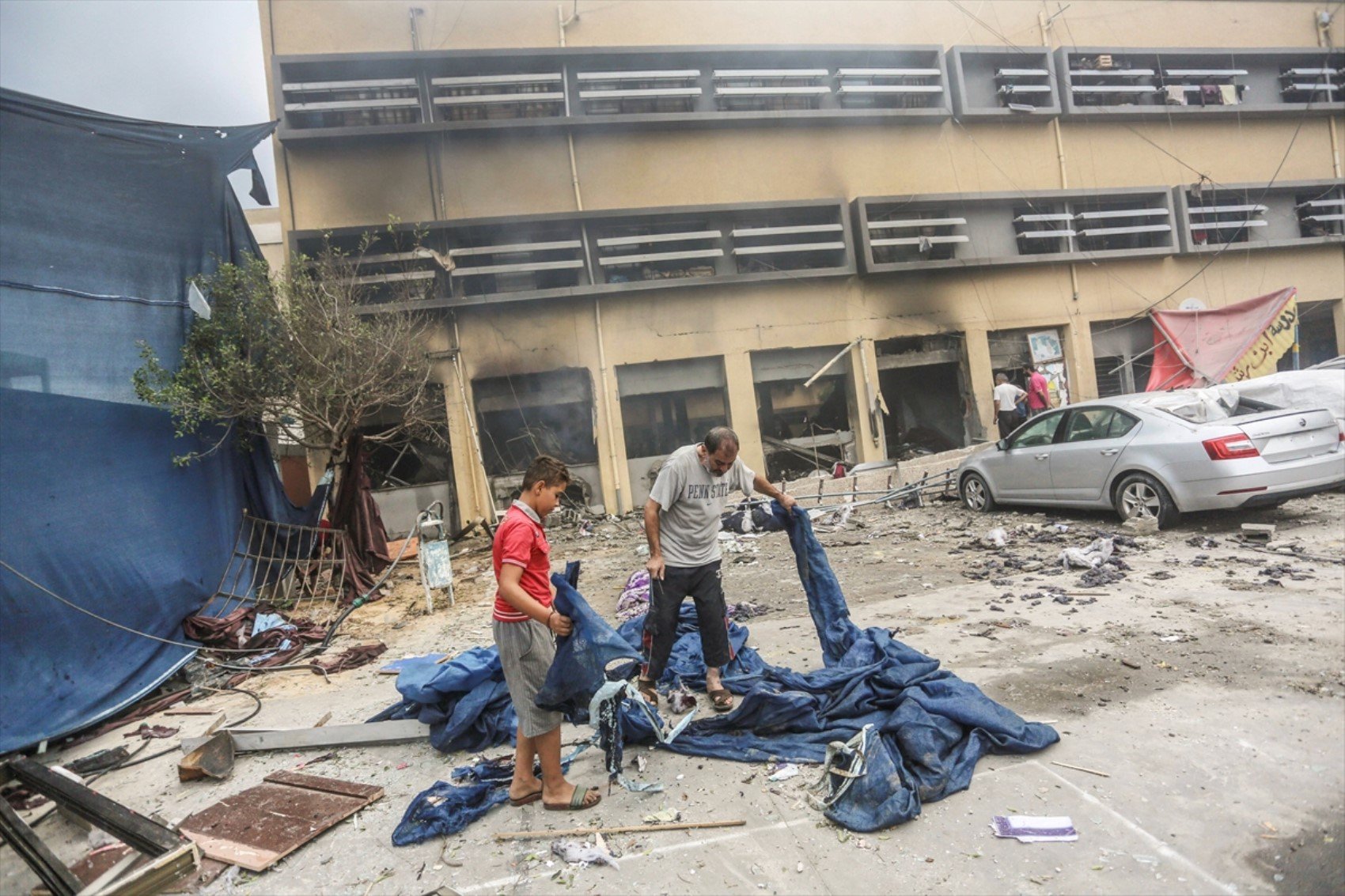 Bir yıl sonra Gazze: İsrail bombalarıyla yok olmuş bir şehir ve yürek dağlayan gerçekler