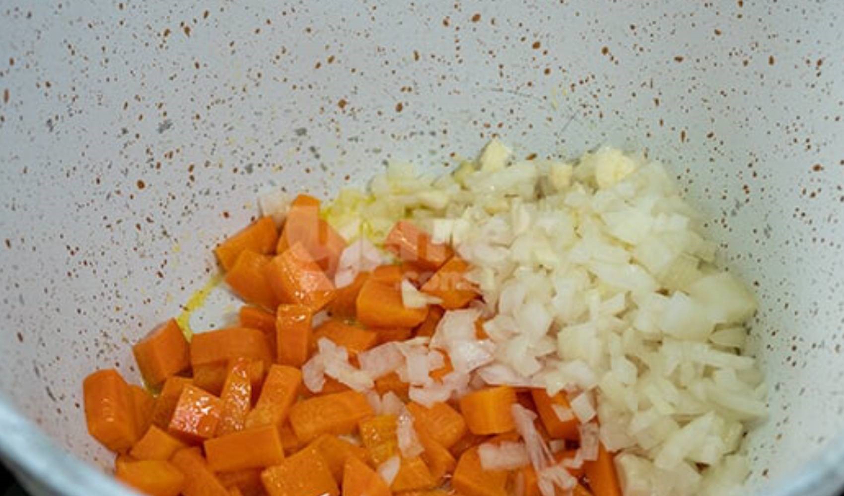 Come preparare la zuppa di pollo con pastina?