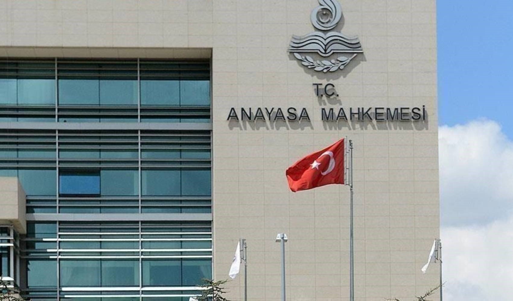 Resmi Gazete'de yayımlandı: AYM, 'KHK'li tazminat alamaz' iptal etti