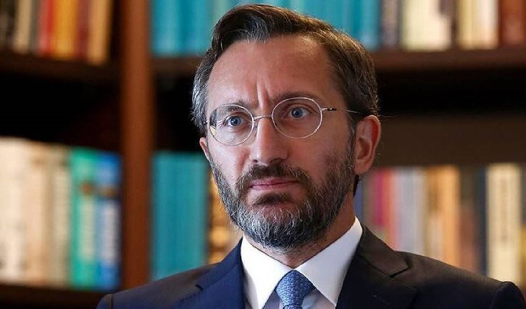 Fahrettin Altun: Gençlerimizi sosyal medyanın karanlık dehlizlerine teslim edemeyiz