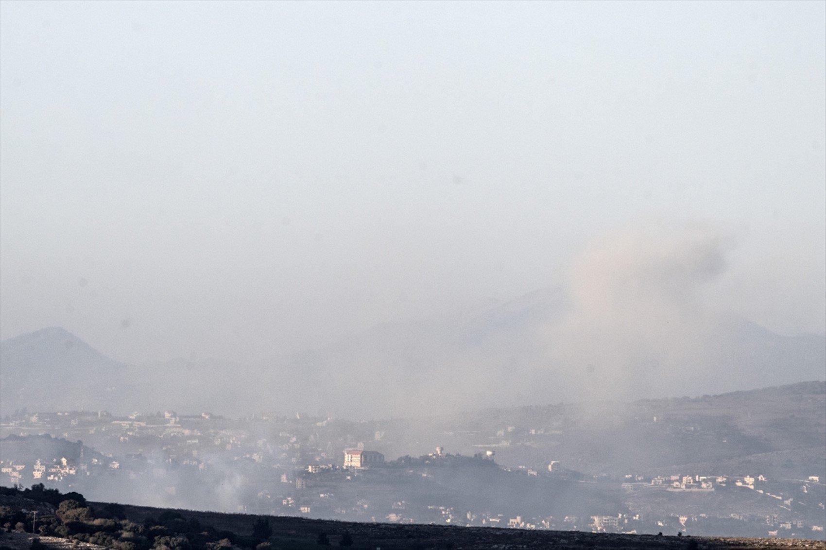 İsrail'den Lübnan'a hava saldırısı! Çok sayıda yaralı var