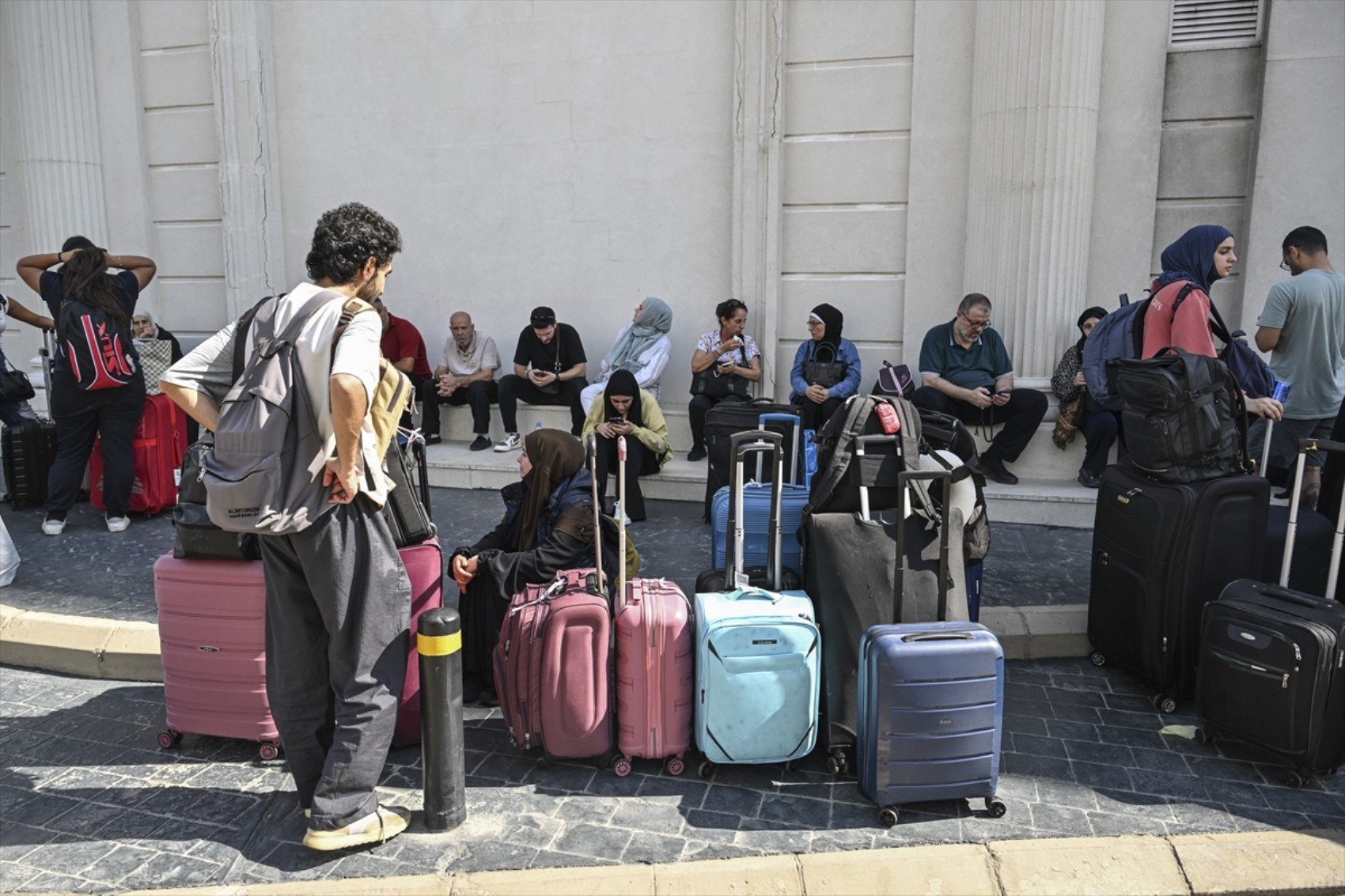 Türkiye, Lübnan'da bulunan vatandaşlarını tahliye ediyor