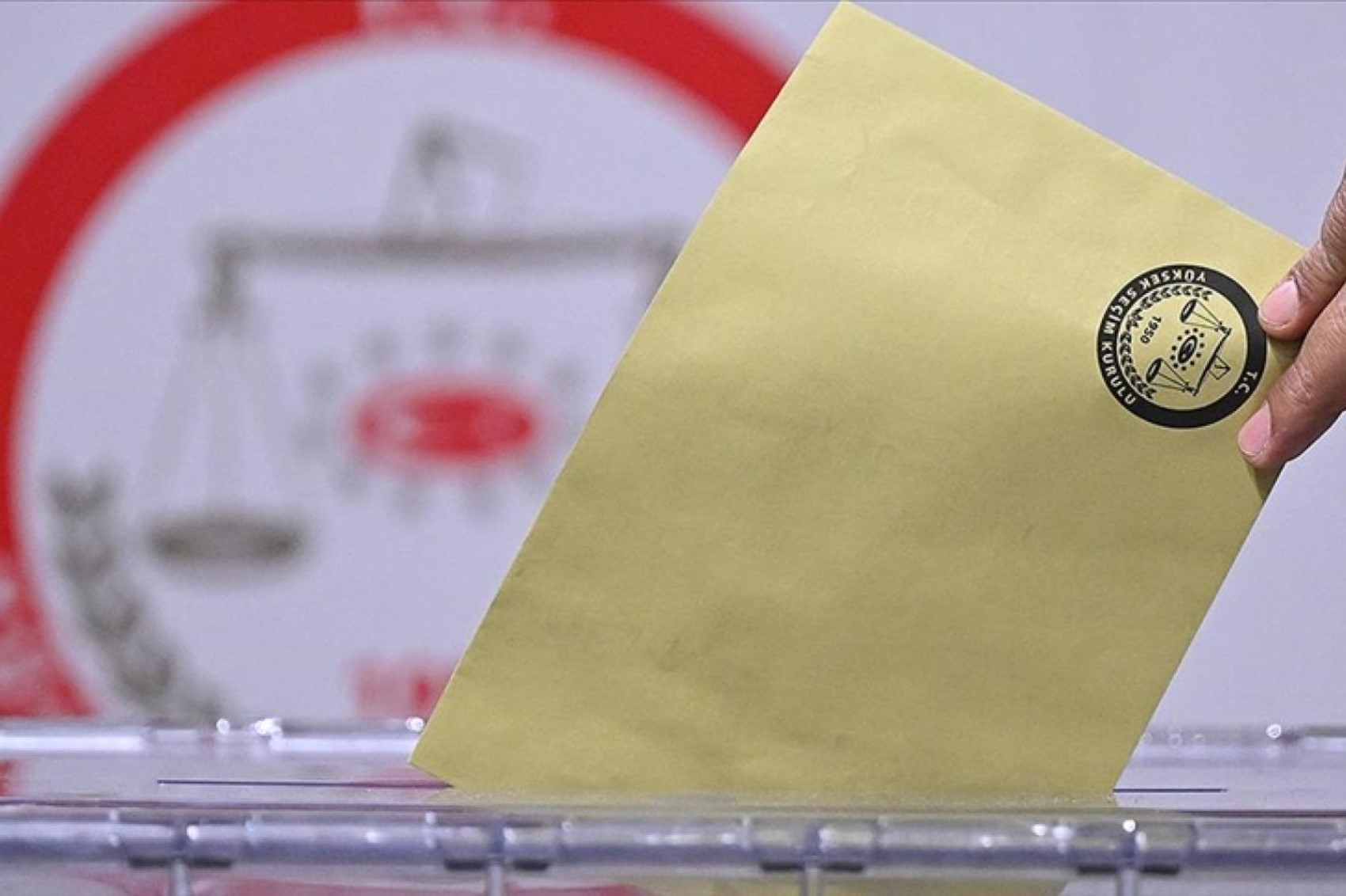 L'ultimo sondaggio di Metropoll segnato dagli indecisi e dal voto di protesta: qual è il distacco tra AKP e CHP?