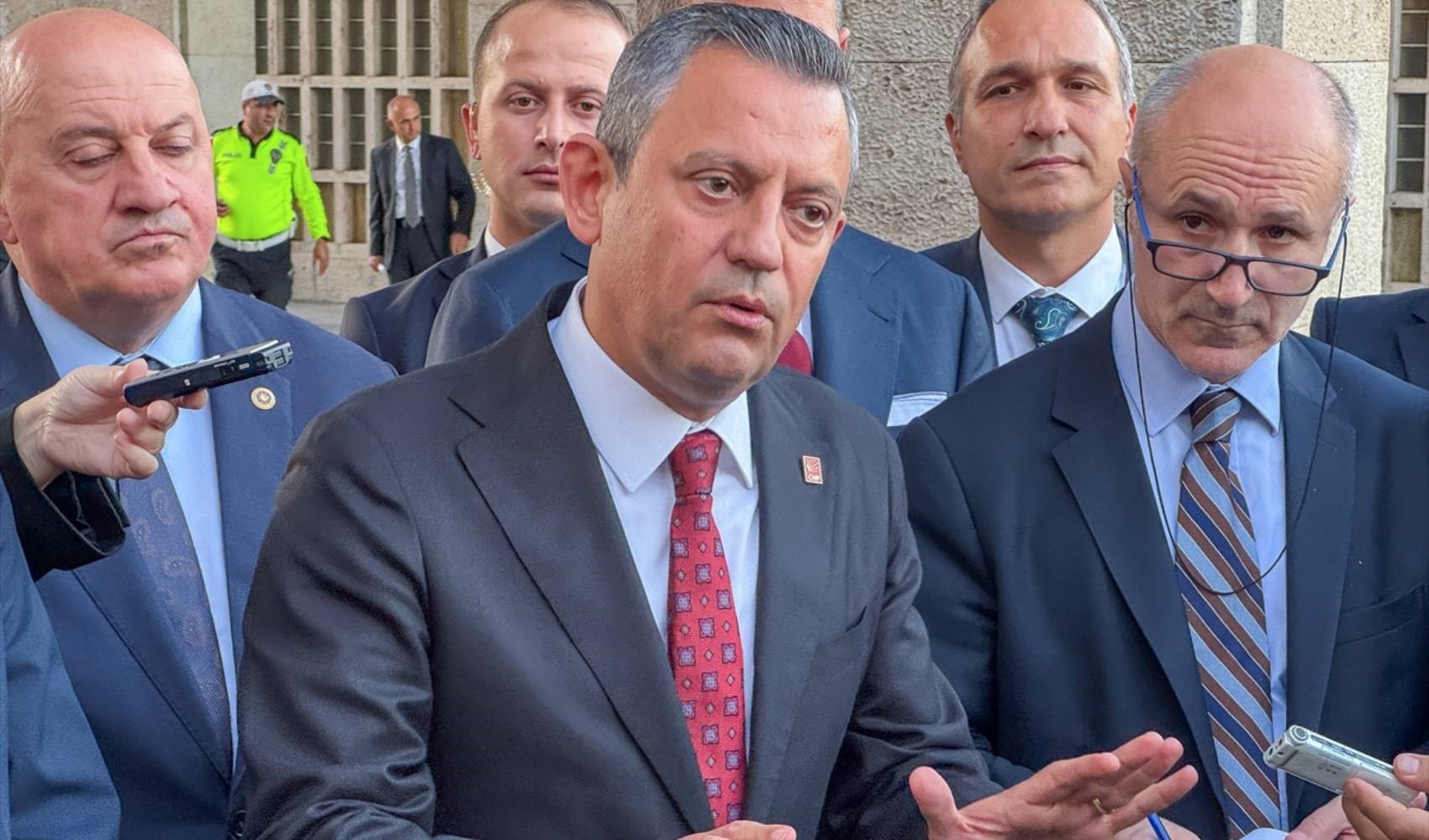 Il leader del CHP Özel parla ad Ankara: 'Non abbiamo intenzione di scendere a compromessi con Erdoğan'