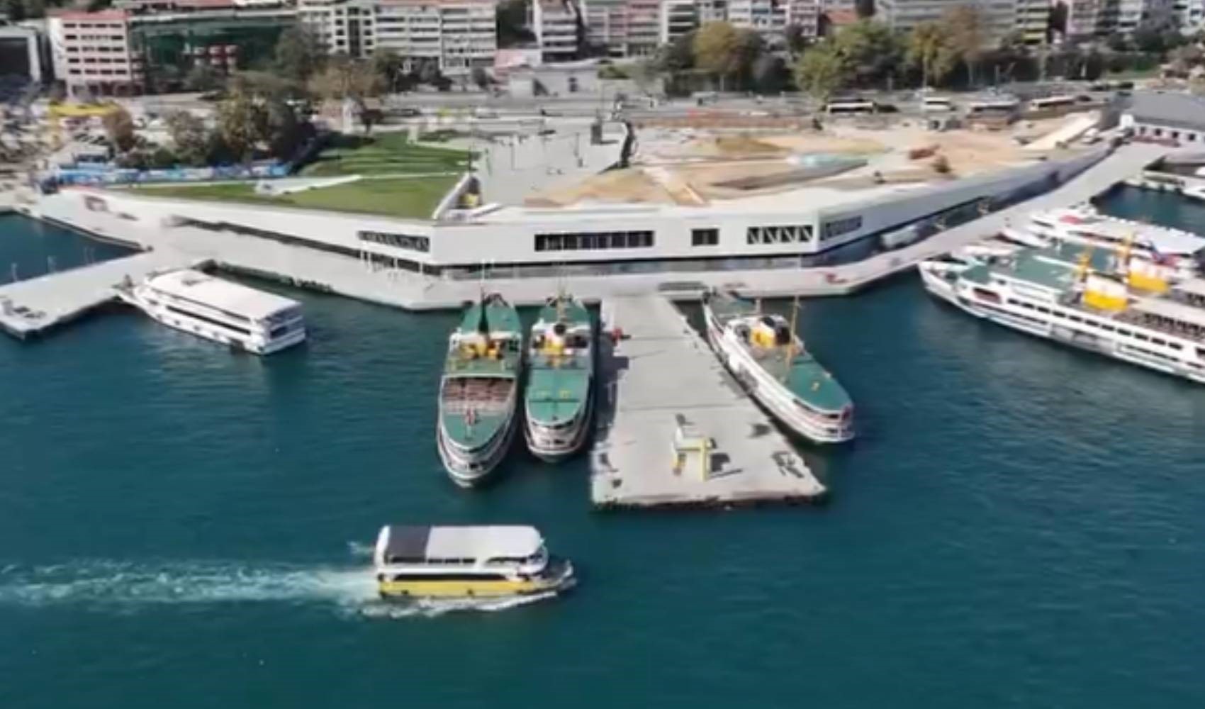İBB Başkanı İmamoğlu, Kabataş Transfer Merkezi'nin ilk etabını tanıttı