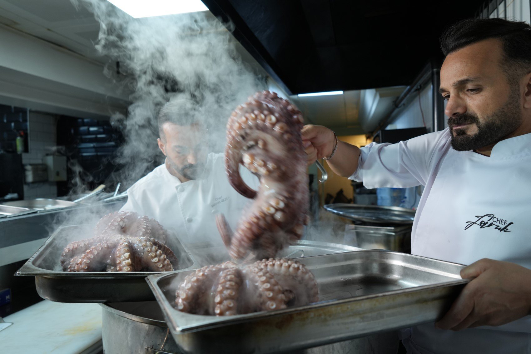 Hamsili Dubai çikolatasından sonra bu da oldu! Ahtapot döneri Ankara halkının beğenisine sundular