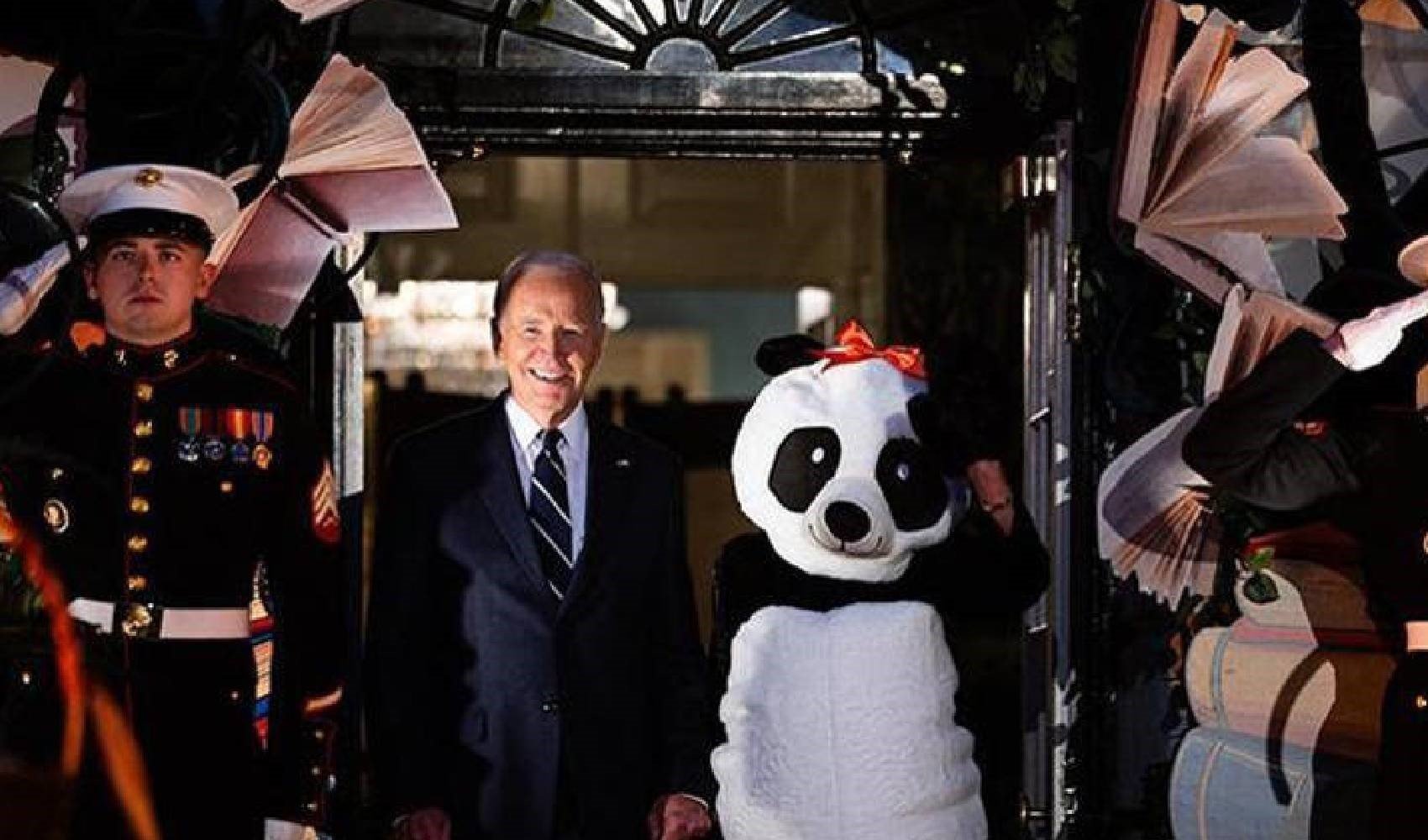 Beyaz Saray'da Cadılar Bayramı coşkusu: First Lady panda oldu