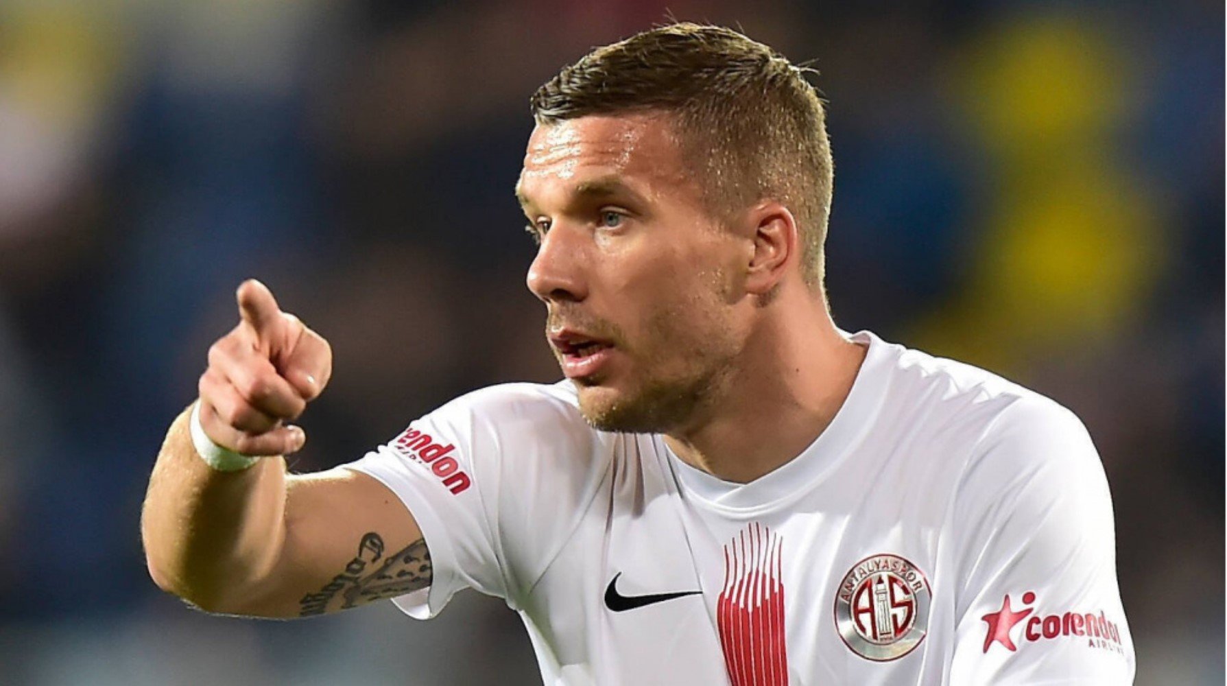 Galatasaray'ın eski yıldızı Podolski'nin dönercisi battı mı?