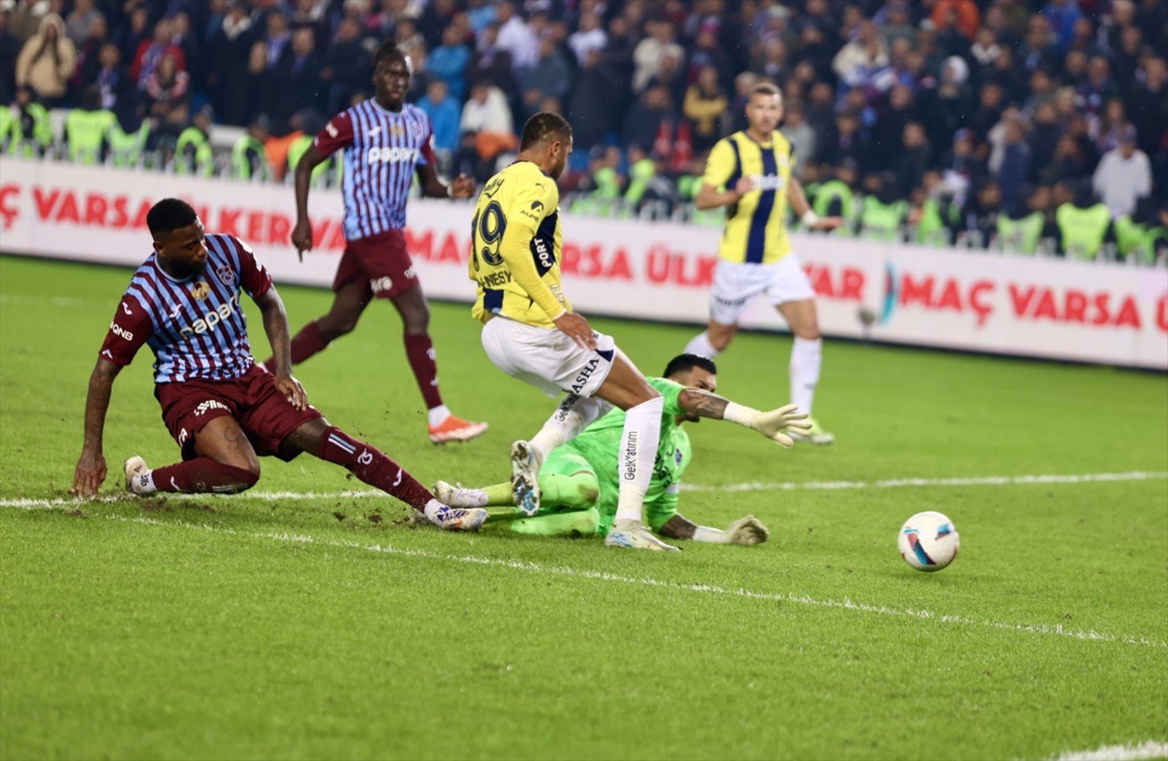 Trabzonspor Enis Bardhi, Mislav Oršić, Stefano Denswil ve Umut Bozok'u neden kadro dışı bıraktı?