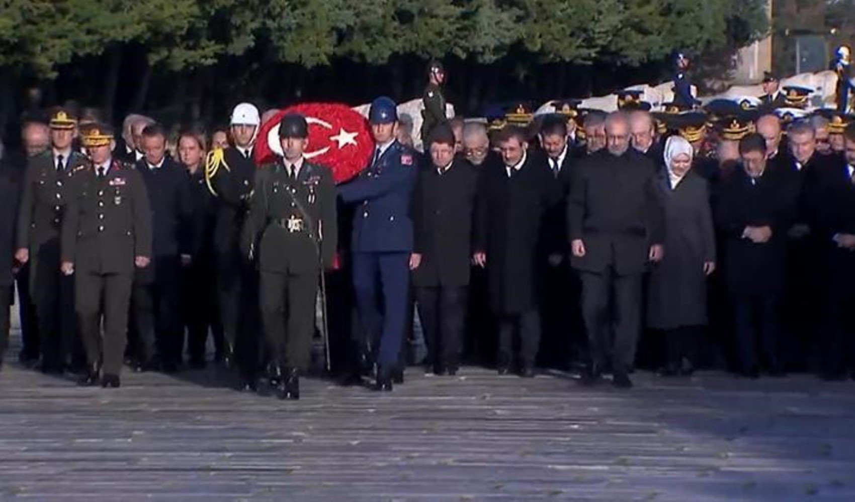 Atatürk'e büyük saygısızlık! Anıtkabir'deki 10 Kasım töreninde Erdoğan'ı alkışladılar