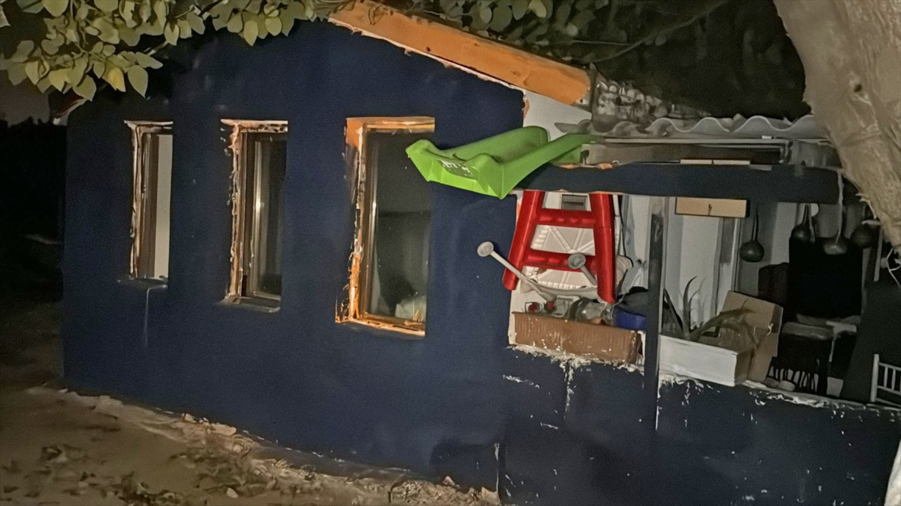 İzmir'de elektrik sobası faciası: 5 kardeş hayatını kaybetti