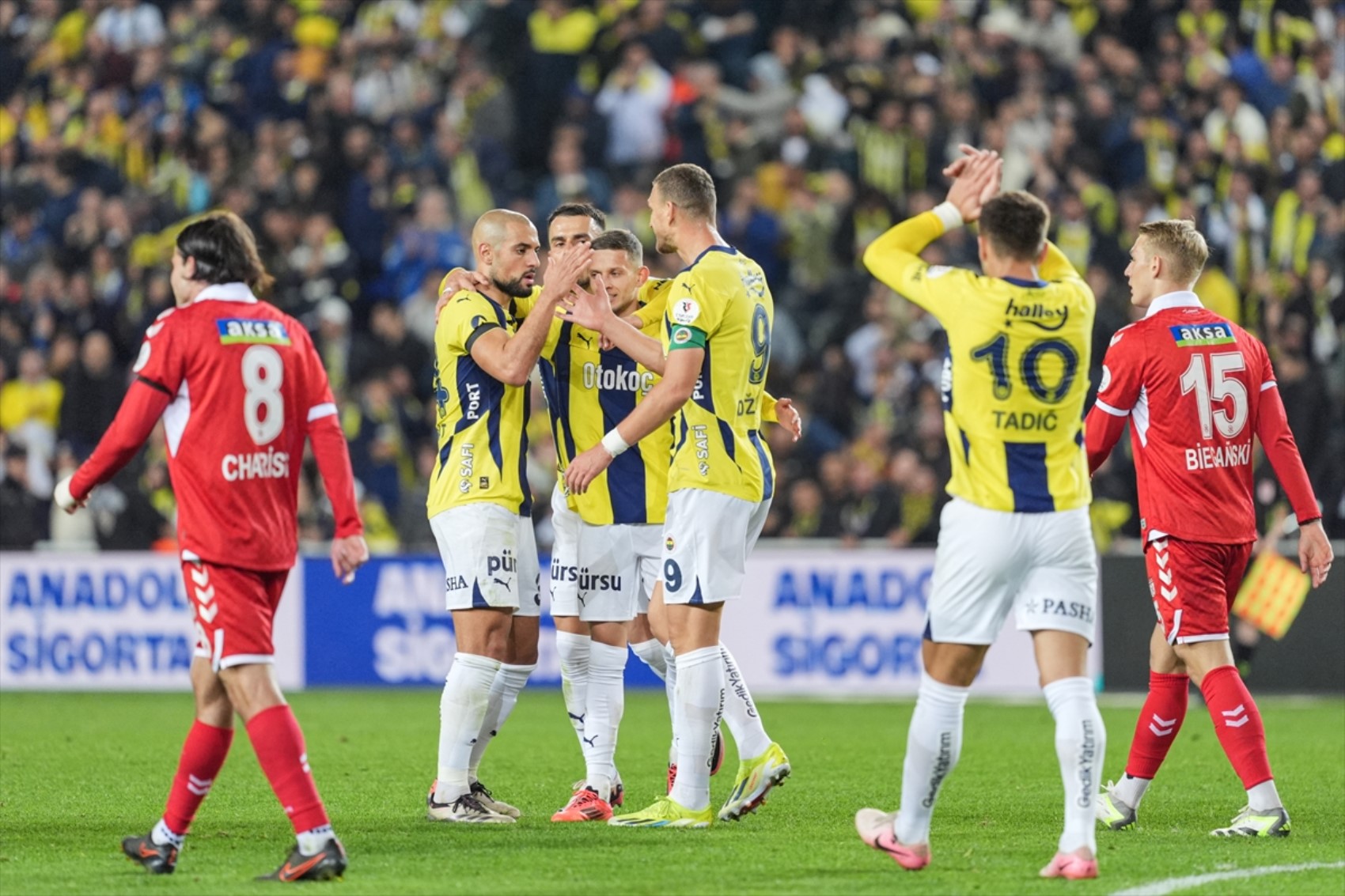 Sofyan Amrabat'ın Sivasspor maçındaki golü dünya futbol tarihine geçti! Beckham'ı geride bıraktı...