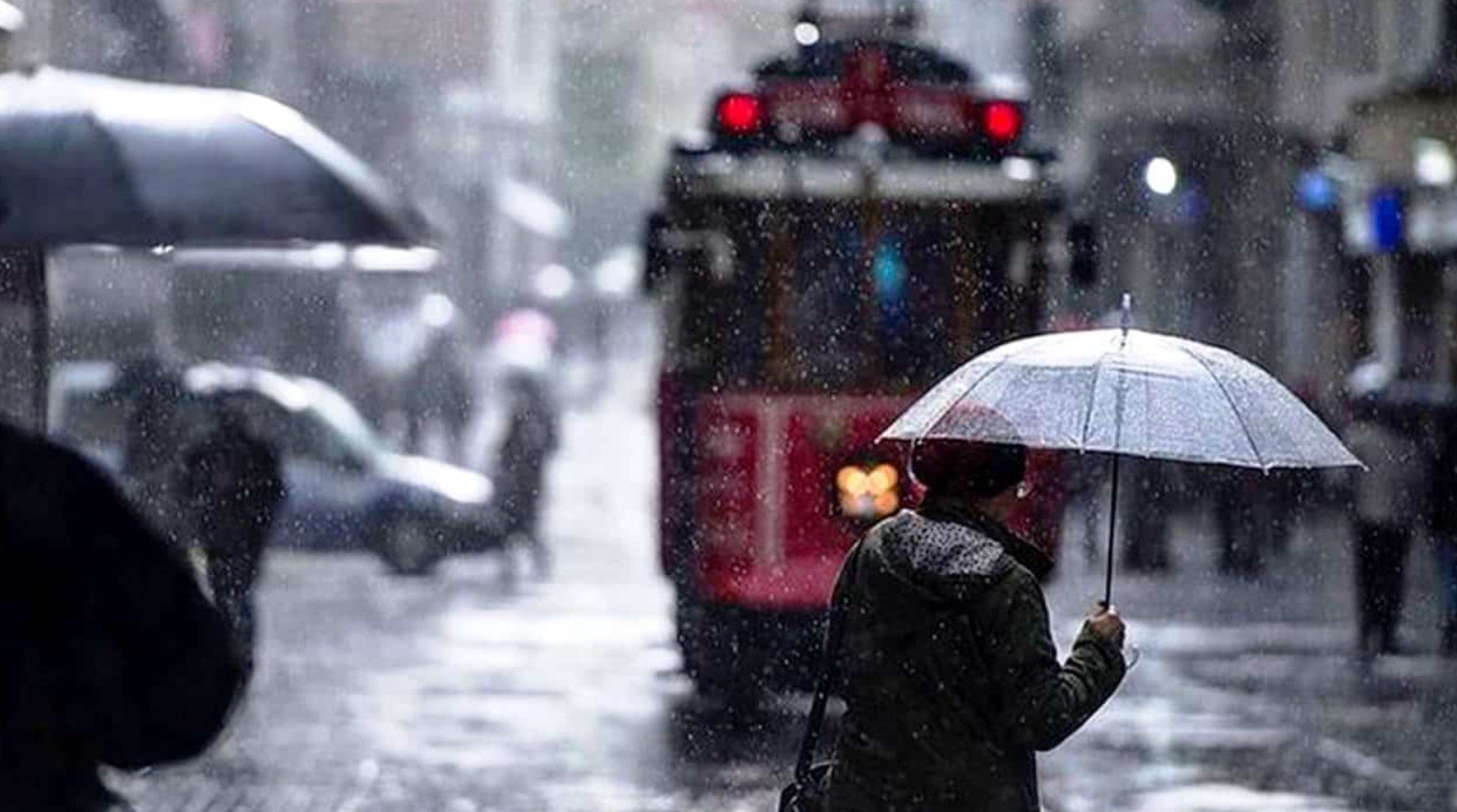 Meteoroloji uyardı: Cuma sabahı Türkiye'ye geliyor!