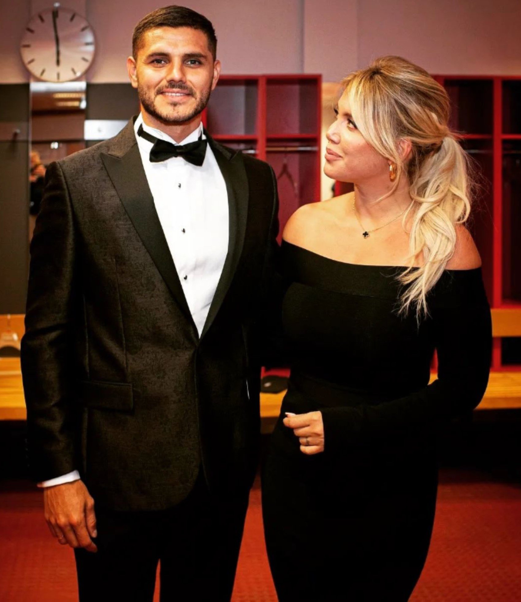 Icardi Wanda Nara'yı yatakta bastı! 'Sevgilinden hamile olduğunu biliyorum'