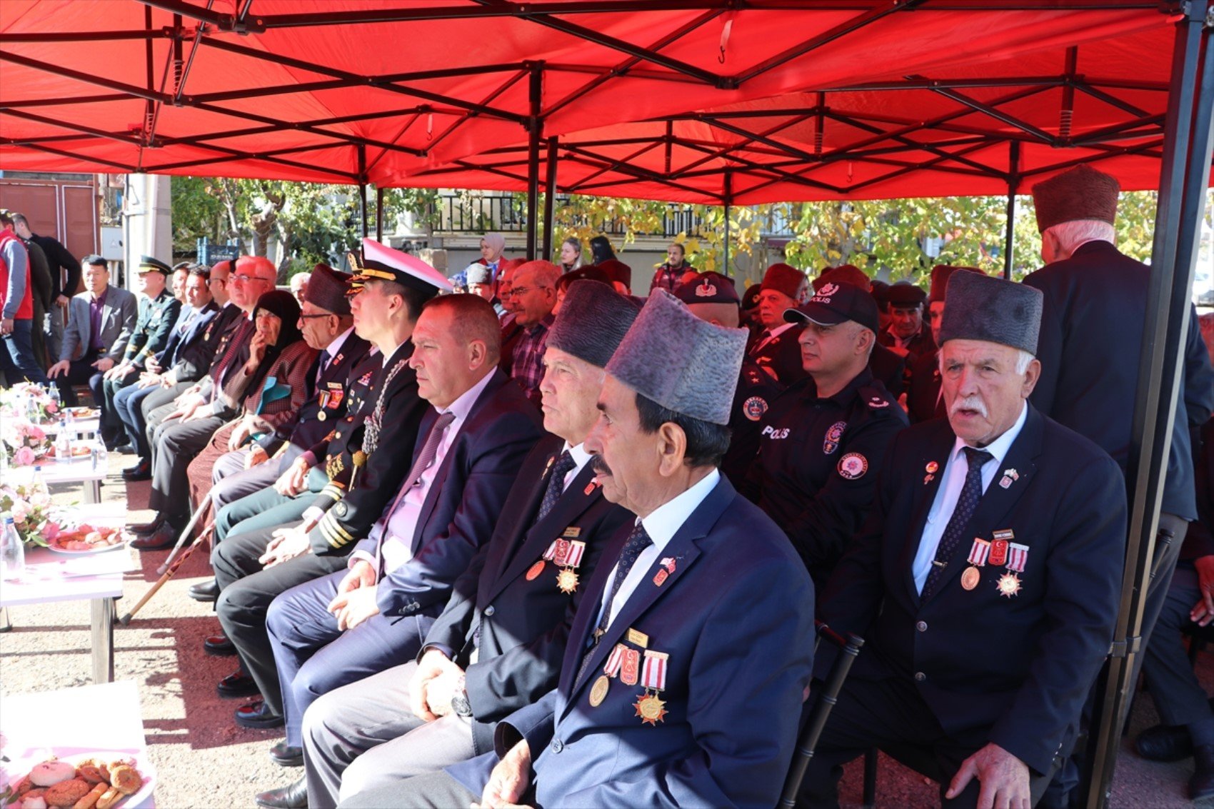 Depremzede 2 gaziye Kore Cumhuriyeti ev yaptırdı