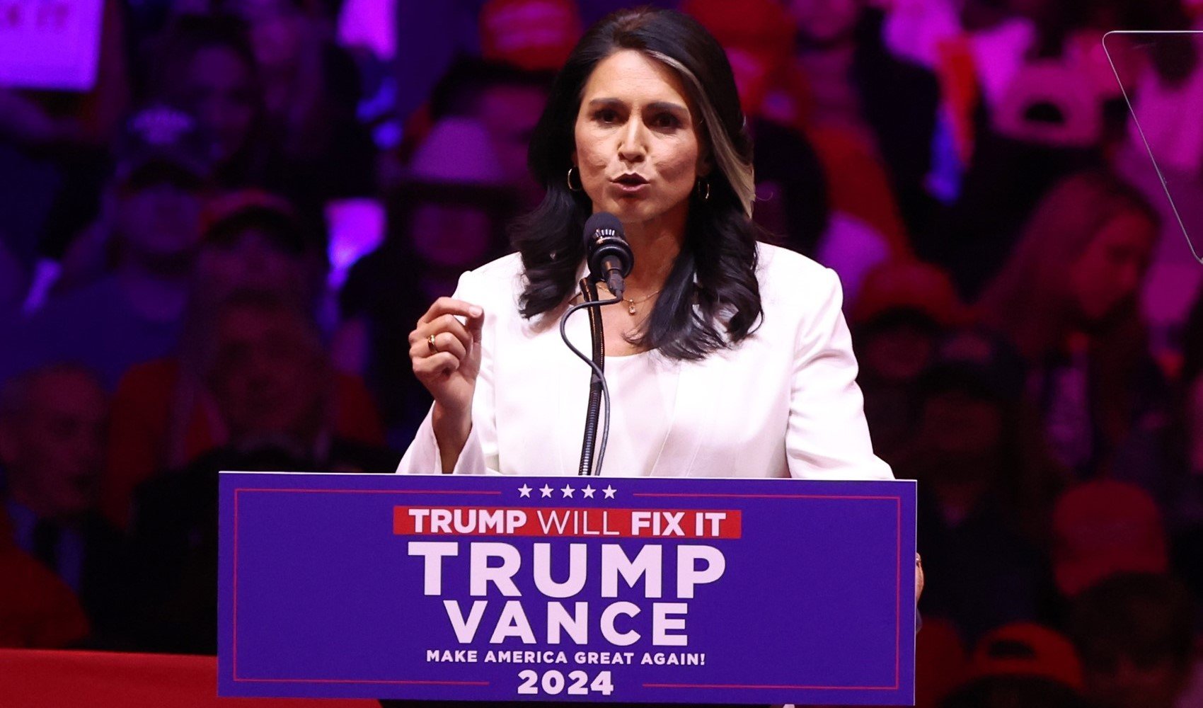 Trump, Ulusal İstihbarat Direktörü olarak Tulsi Gabbard'ı seçti