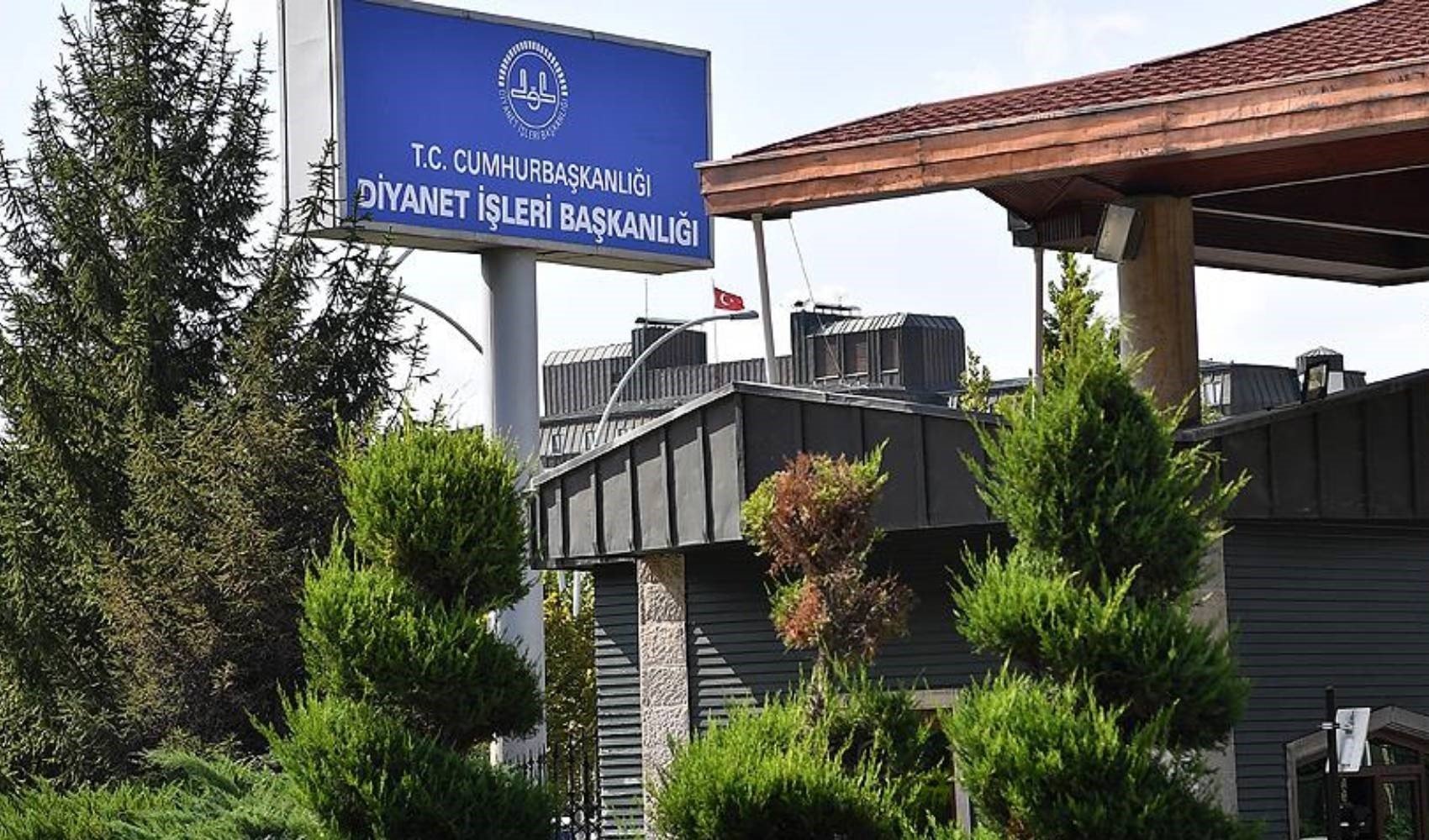 Diyanet yöneticilerinin çocuklarına 'eğitim yardımı' yapılacak: 2 KYK parası...