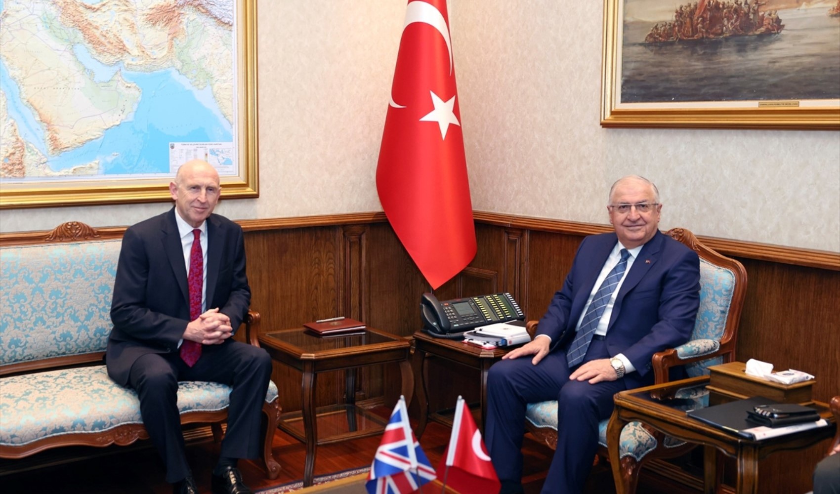 Güler e Healey si sono incontrati ad Ankara: discussa la cooperazione in materia di difesa