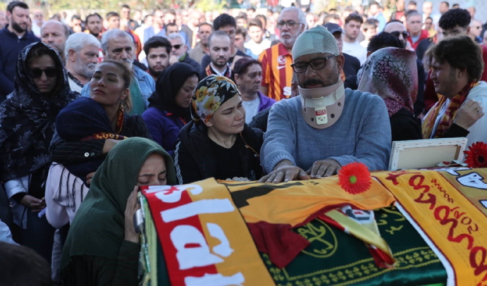 Galatasaray maçına giderken trafik kazasında hayatını kaybeden Yiğit Kurt, Bodrum’da defnedildi