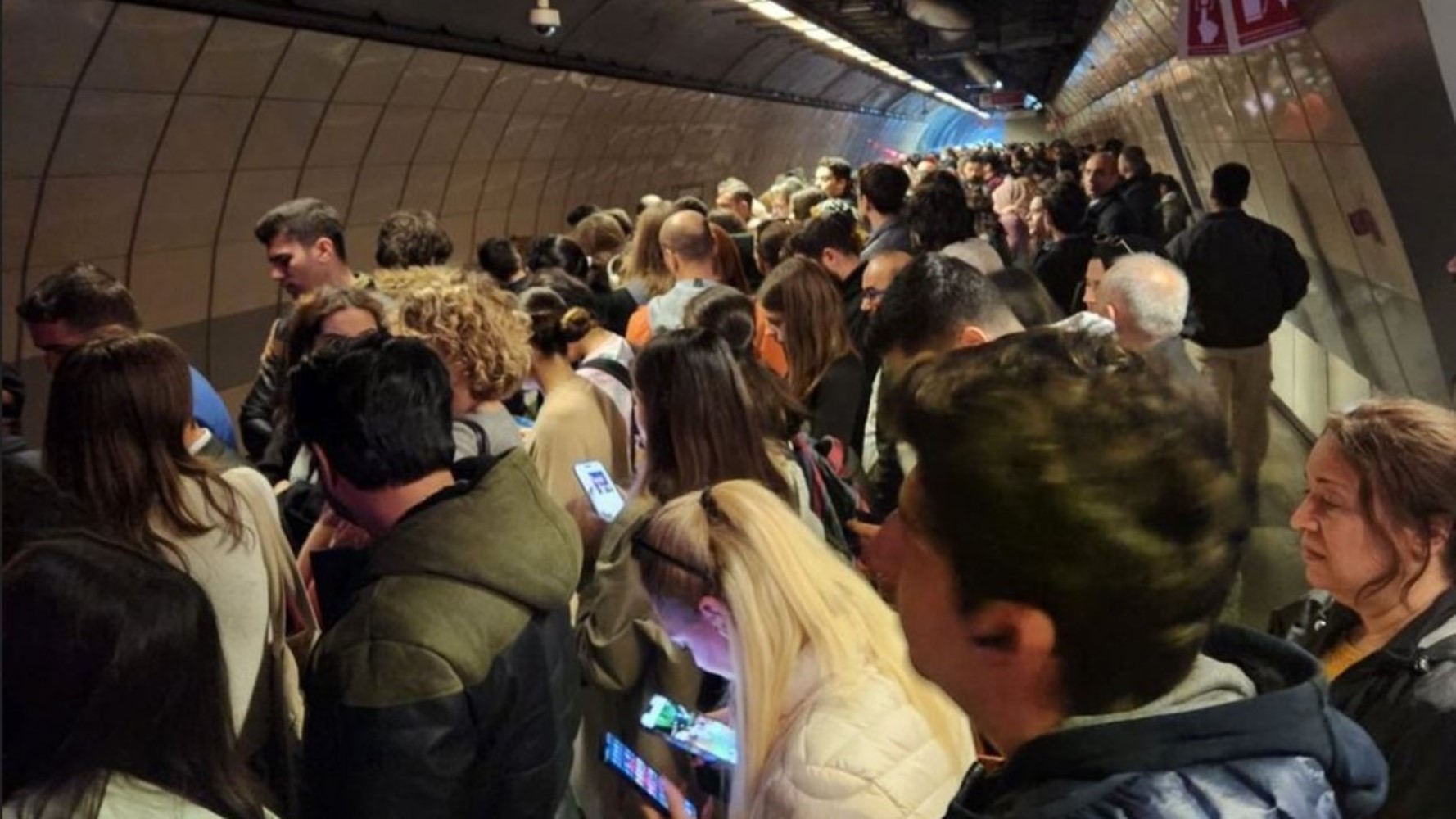 Üsküdar'da sürücüsüz metro paniğe sebep oldu