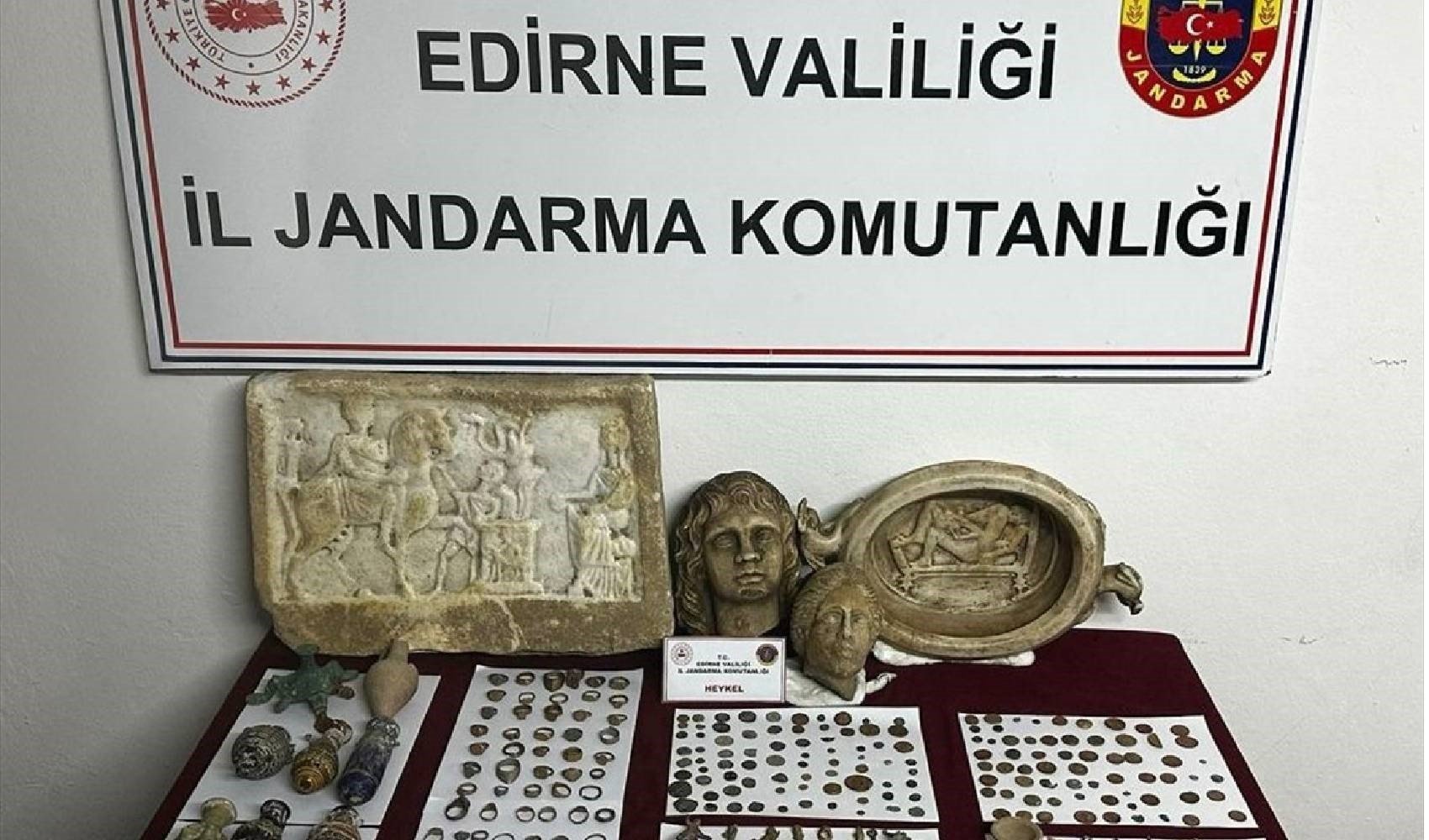 Edirne'de kaçakçılık şüphesi ile 2 kişi gözaltına alındı