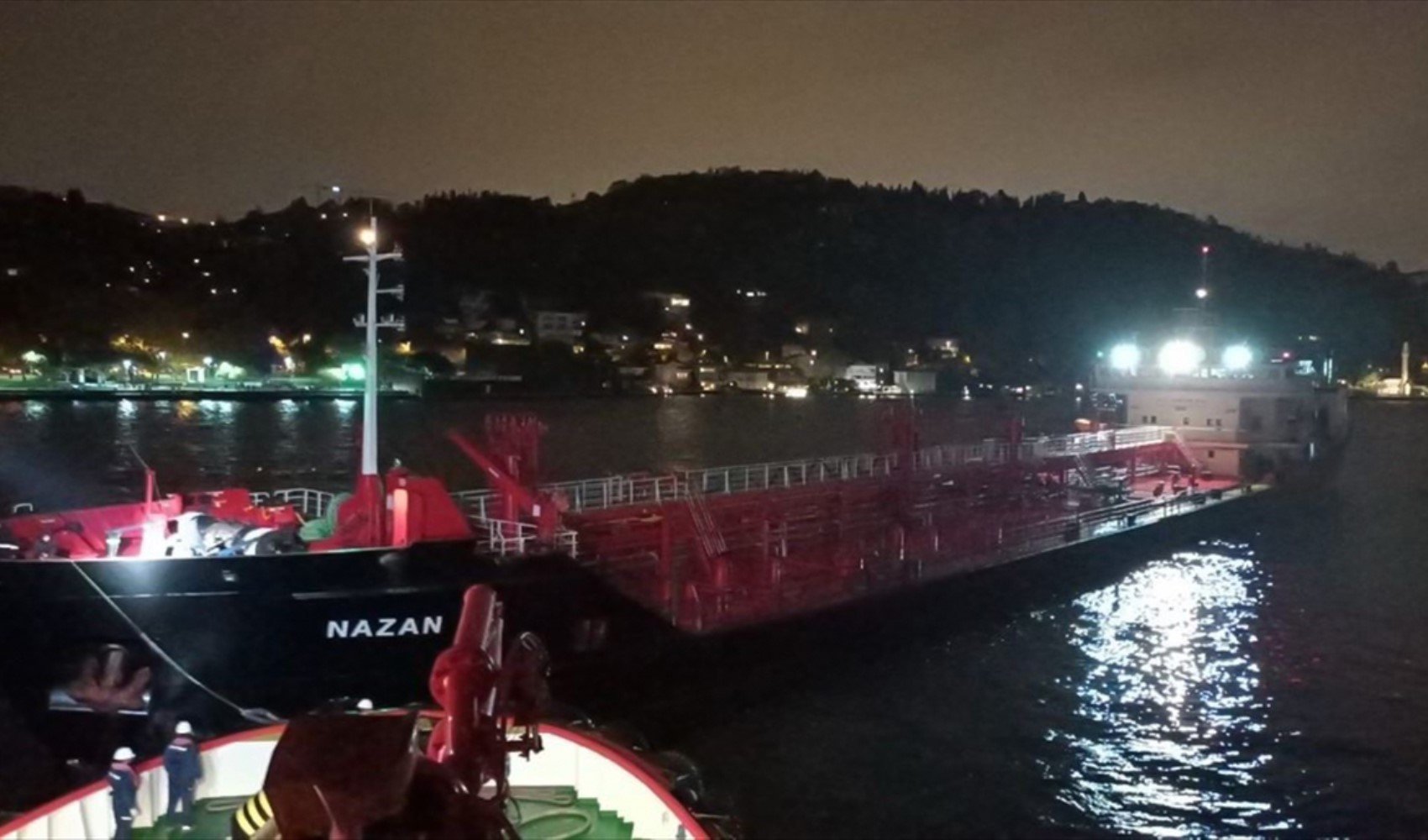 Boğaz'da tanker krizi: İstanbul Boğazı'nda gemi trafiği geçici olarak durdu