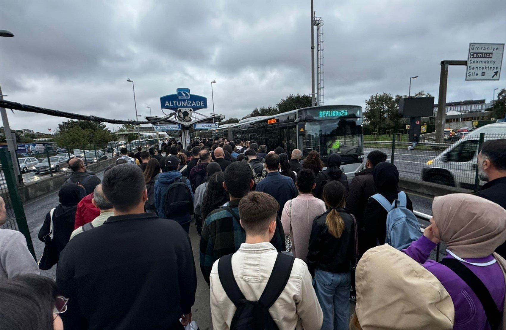 İstanbul’da okul trafiği: 20 milyon öğrenci ders başı yaptı