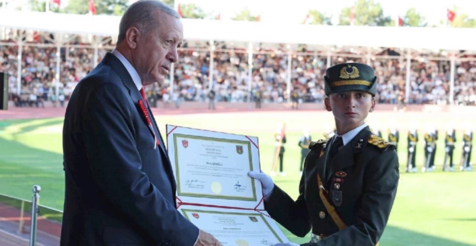 Ahmet Hakan teğmenler için 'şefkat' istedi: 'Cezası çok ağır olmasın'