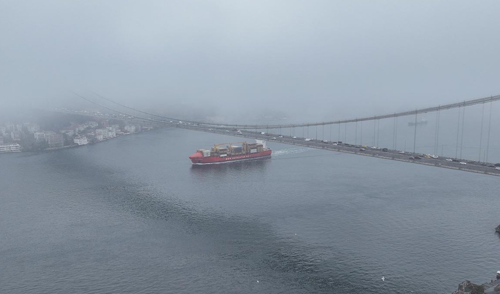 Bakanlık açıkladı: İstanbul Boğazı'nda gemi trafiği çift yönlü askıya alındı