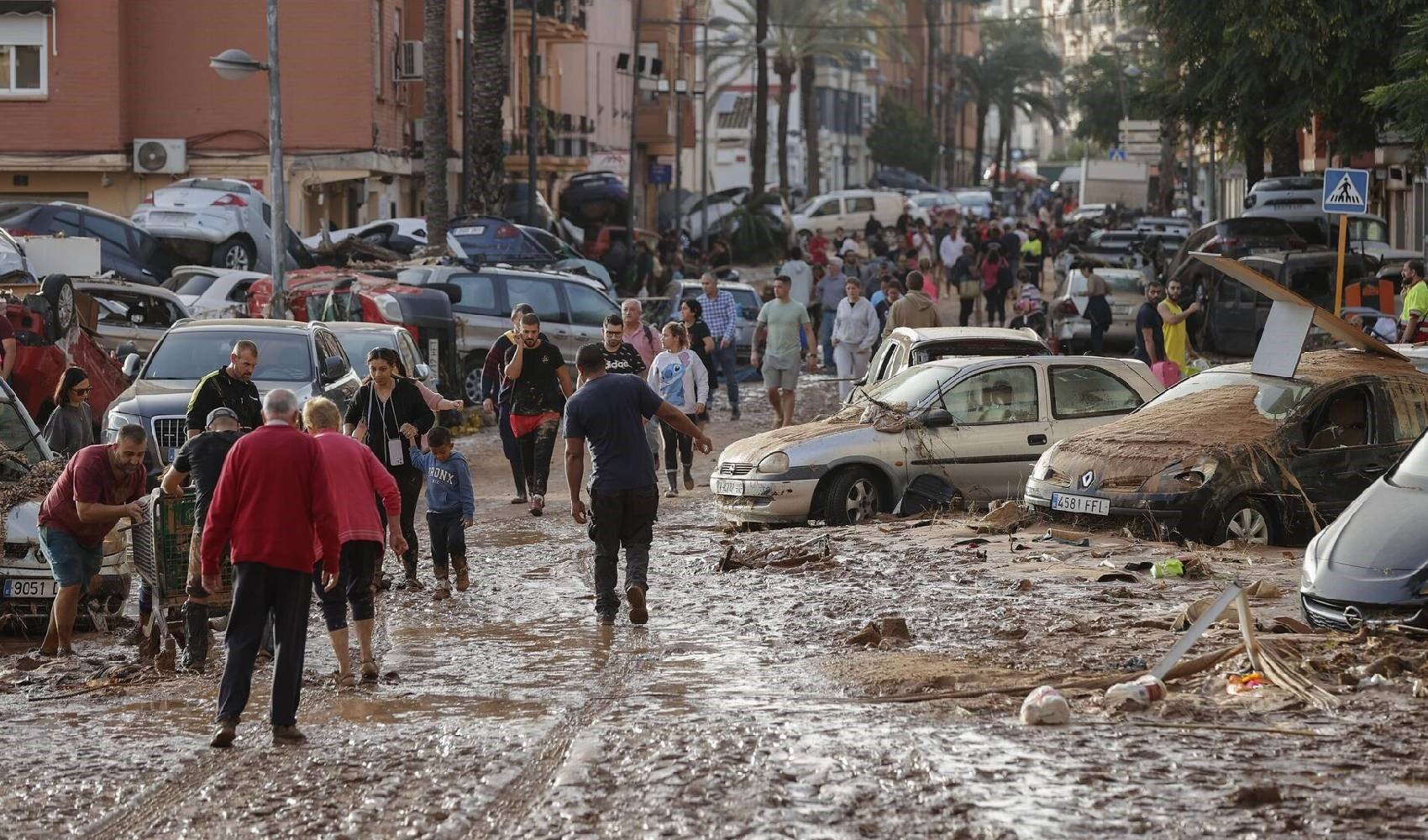 İspanya felaketi yaşıyor: Hayatını kaybedenlerin sayısı 250'ye çıktı