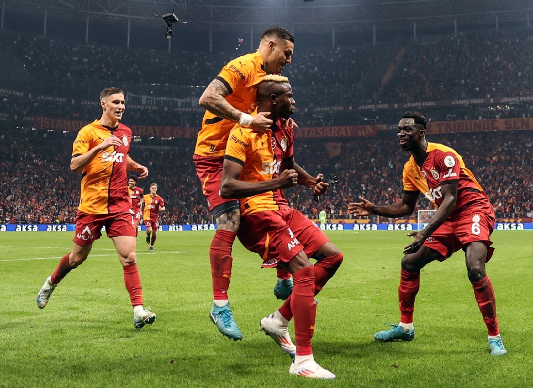 Galatasaray'ın Osimhen planı ortaya çıktı: Yıldız isim için ödenecek bonservis bedeli belli oldu