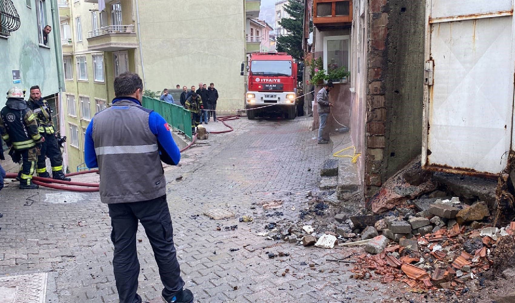 Kocaeli'de doğalgaz borusu patladı