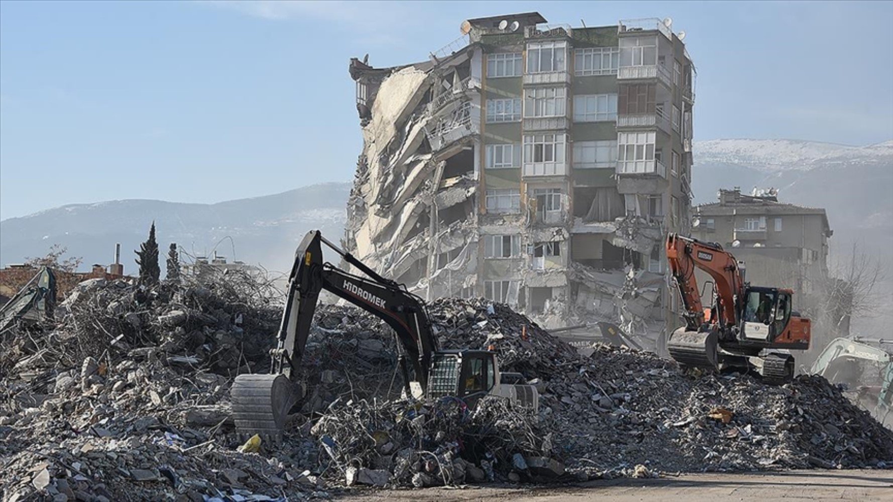 Uzman isimden İstanbul depremi uyarısı: 'Türkiye altında kalabilir'