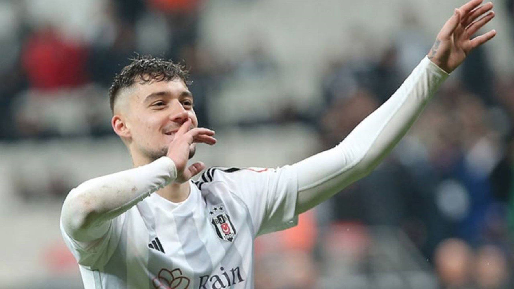 Beşiktaş’ta sakatlanan Muçi kaç hafta oynamayacak? Sakatlığı belli oldu mu?