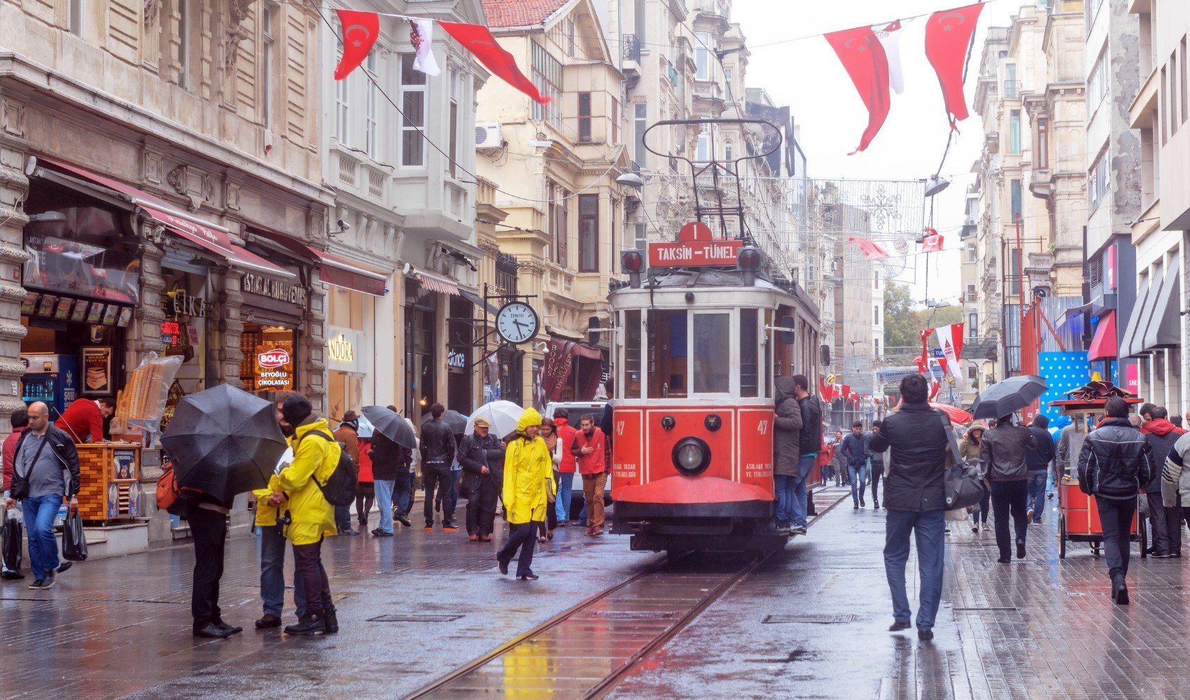 AKOM uyardı! 21 Kasım 2024 fırtına nedeniyle Bursa ve İstanbul'da okullar tatil mi? Bursa'da uyarı var mı?