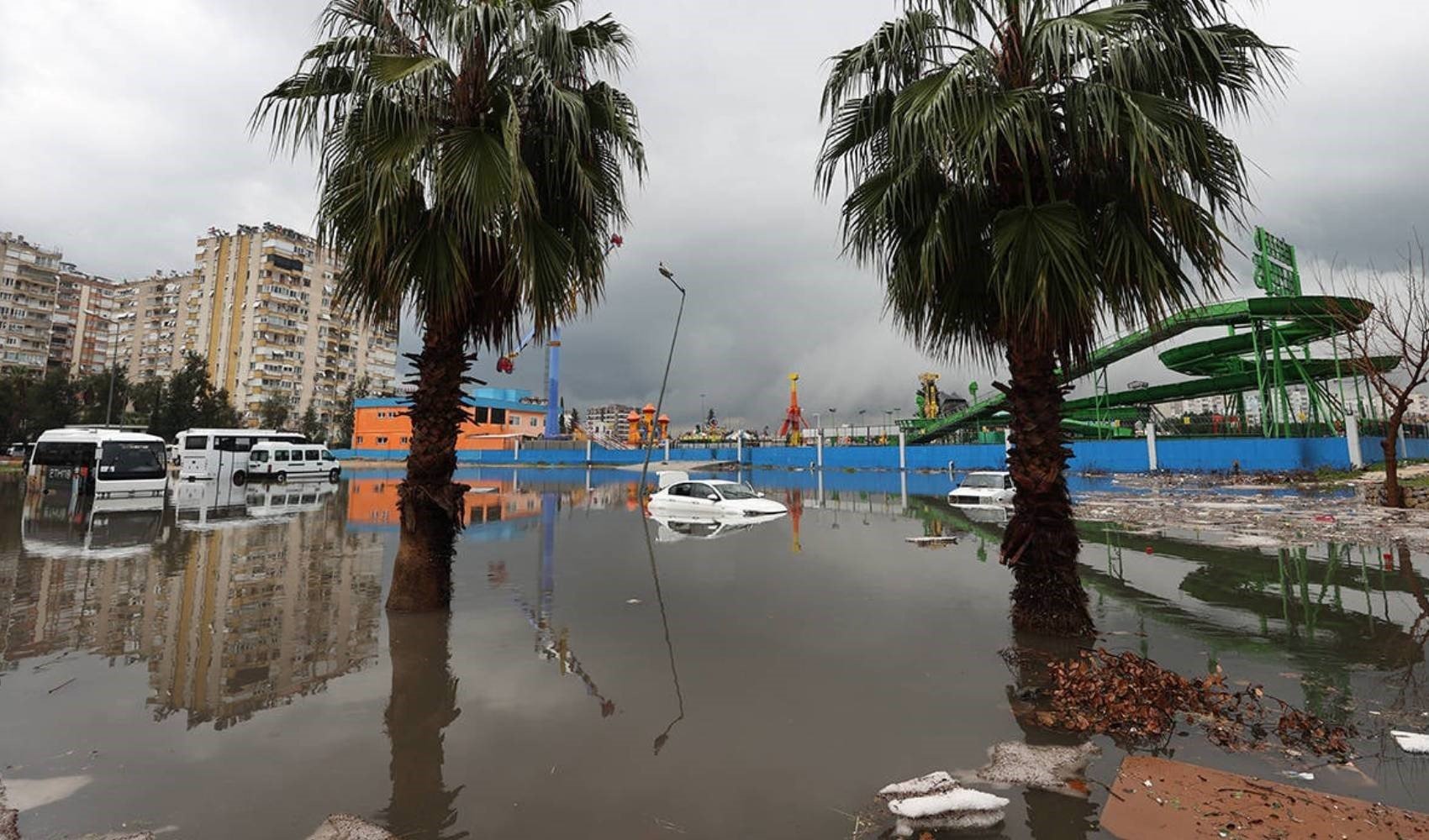 Antalya'da eğitime 1 gün ara mı verildi? Hangi ilçede okullar tatil oldu?