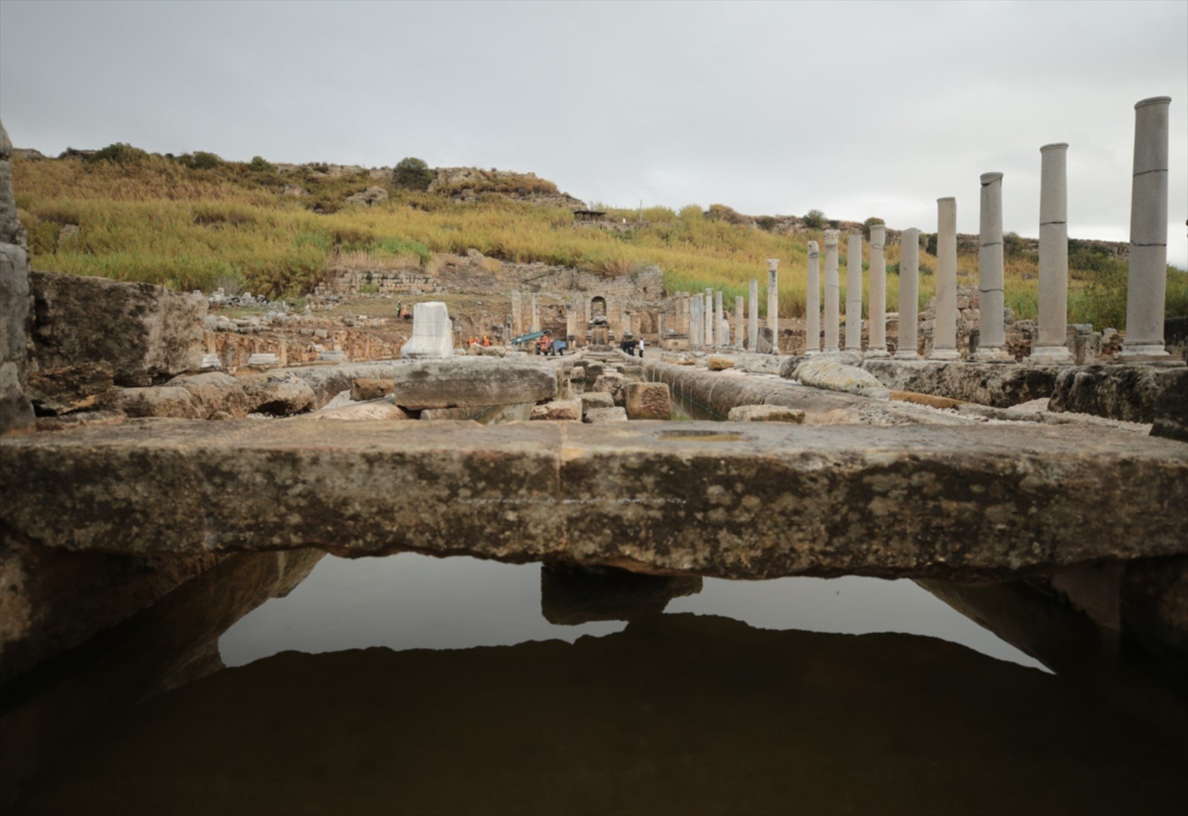 Perge'deki Antik Kestros çeşmesinden 1800 yıl sonra su akmaya başladı