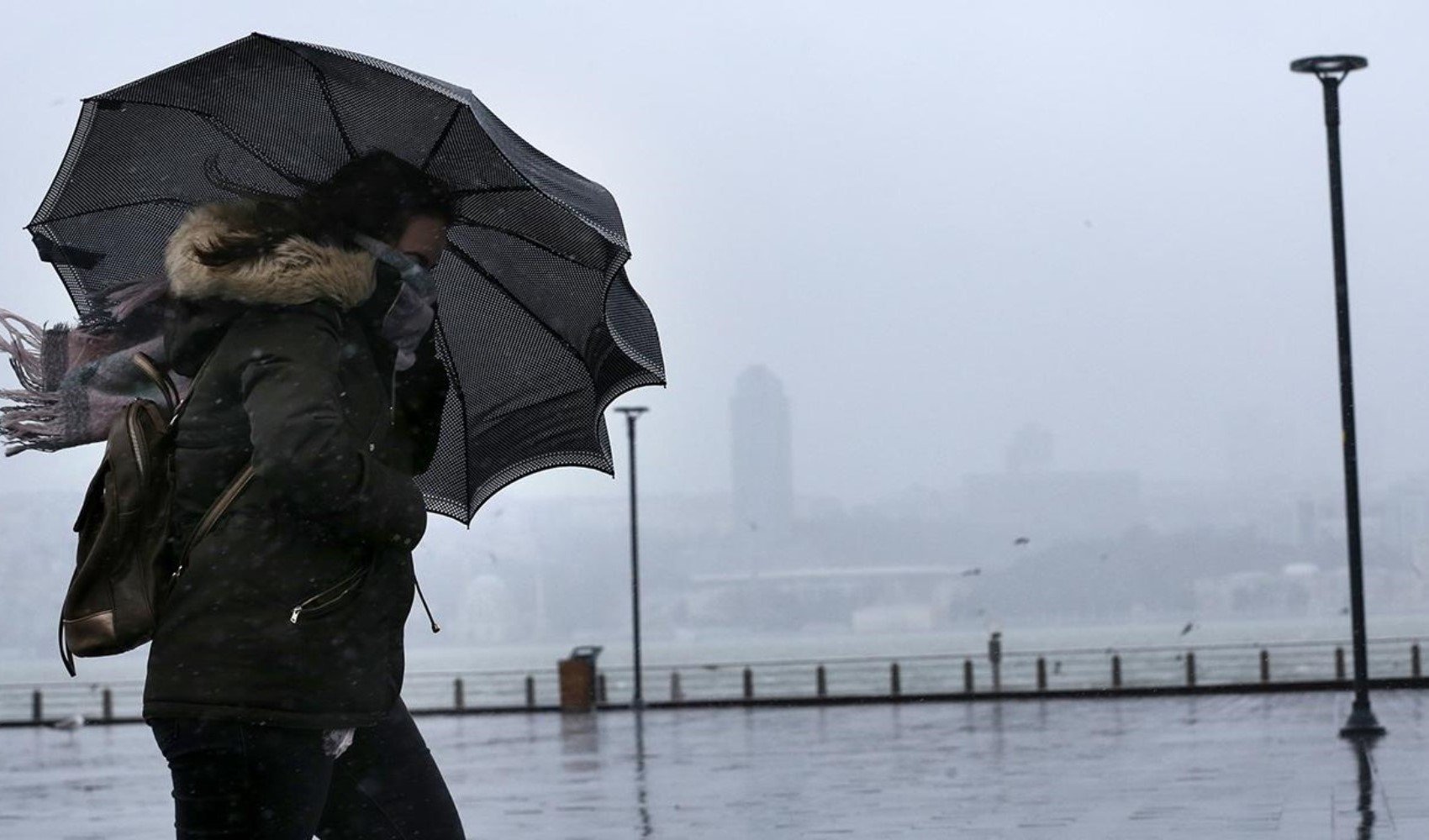 Meteoroloji saat vererek Marmara Bölgesi'ni uyardı: Fırtına geliyor