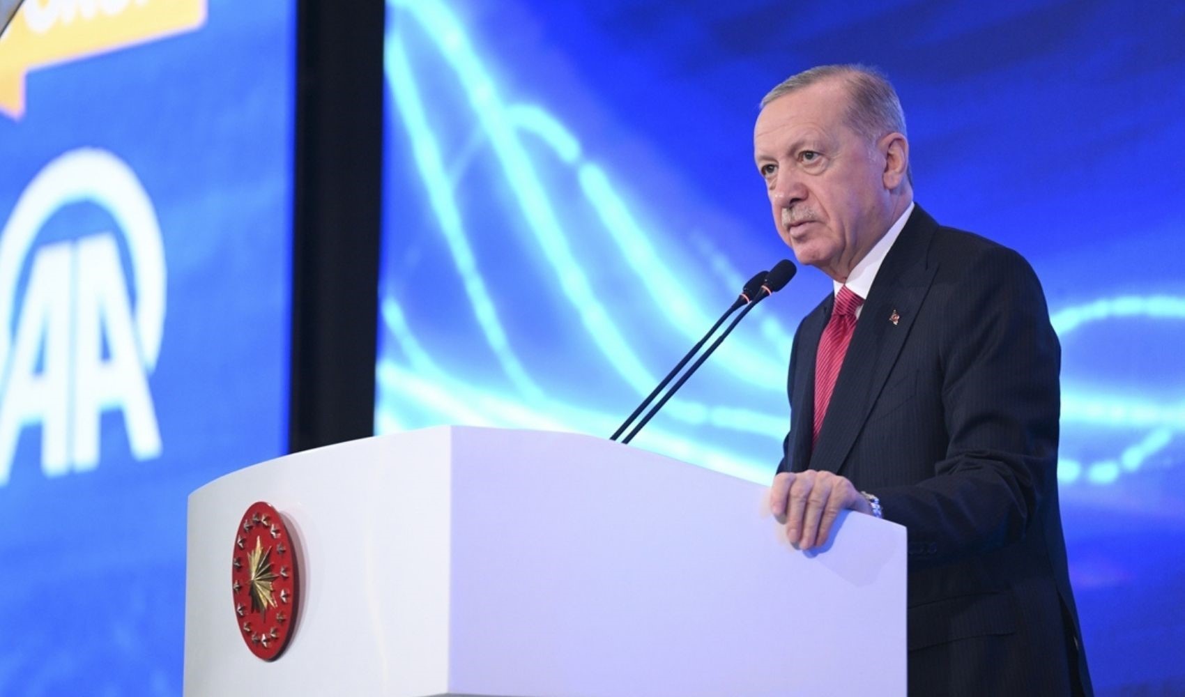 Erdoğan'dan Özgür Özel’e: 'Kantin solculuğunu bırak'