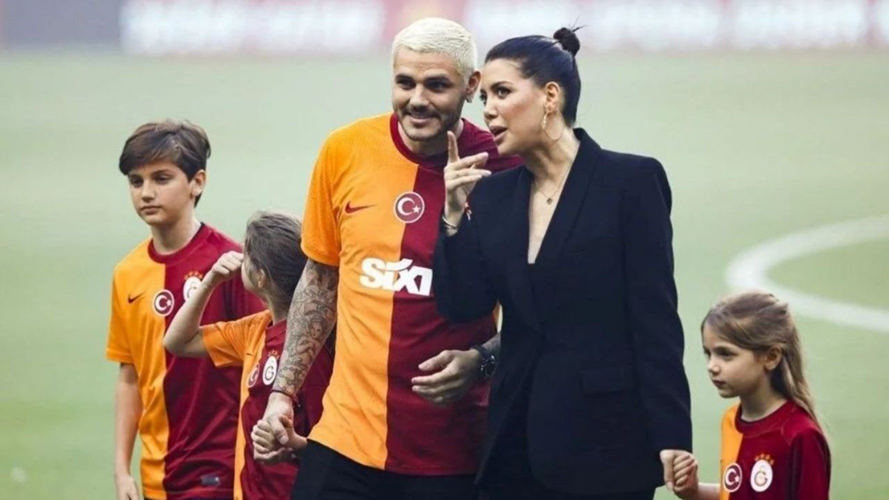 Wanda Nara canlı yayında ağladı: Icardi ile yaşadıklarını anlattı