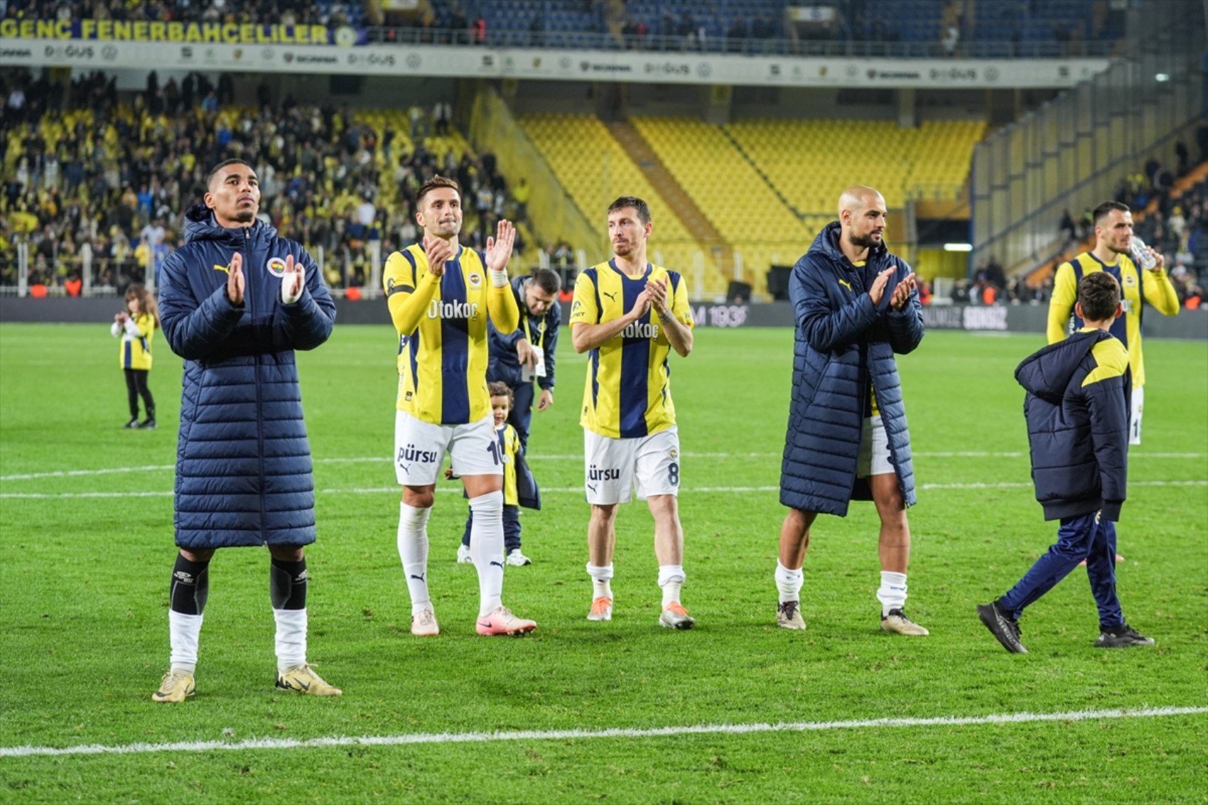 Fenerbahçe-Kayserispor maçı ilk 11'i! Amrabat ilk 11 de mi? Oosterwolde ilk 11'de mi? En-Nesyri ilk 11'de! Oğuz Aydın ilk 11'de!